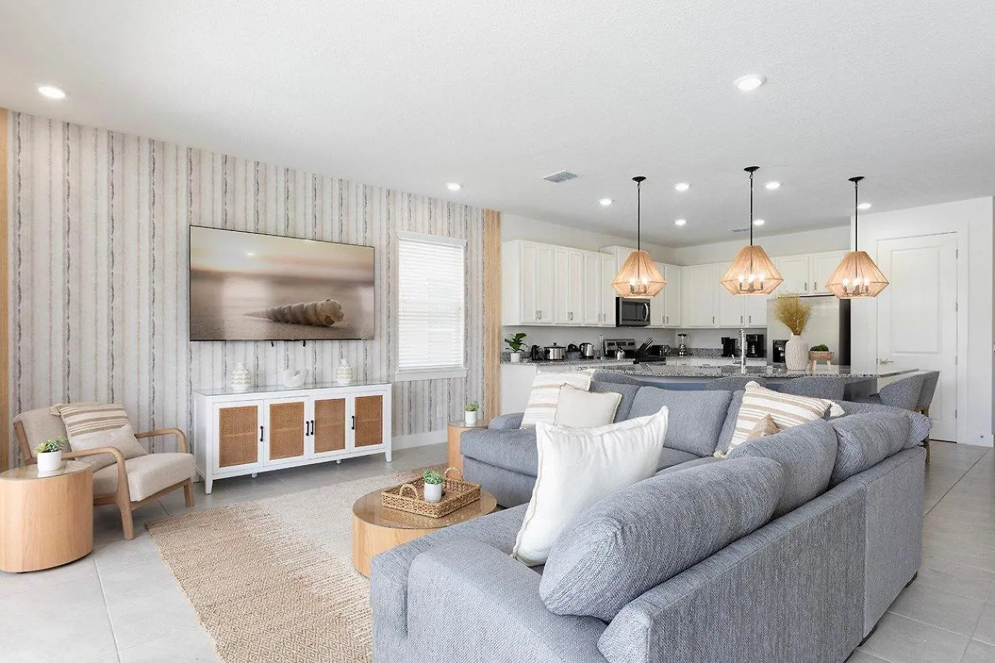 W454 - Bohemian Chic Oasis With Themed Bedrooms At Reunion *