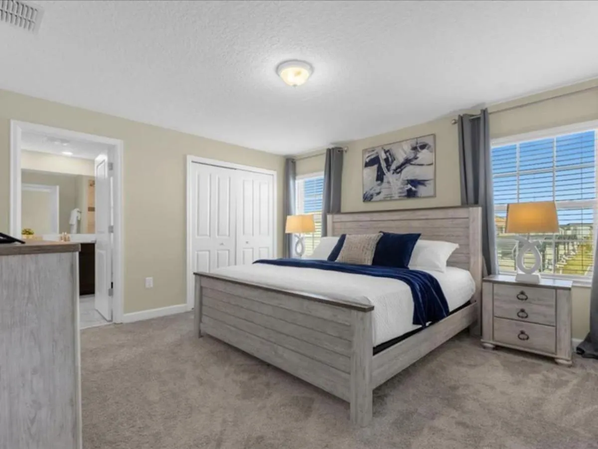 Comfortable 4 Bedrooms At Storey
