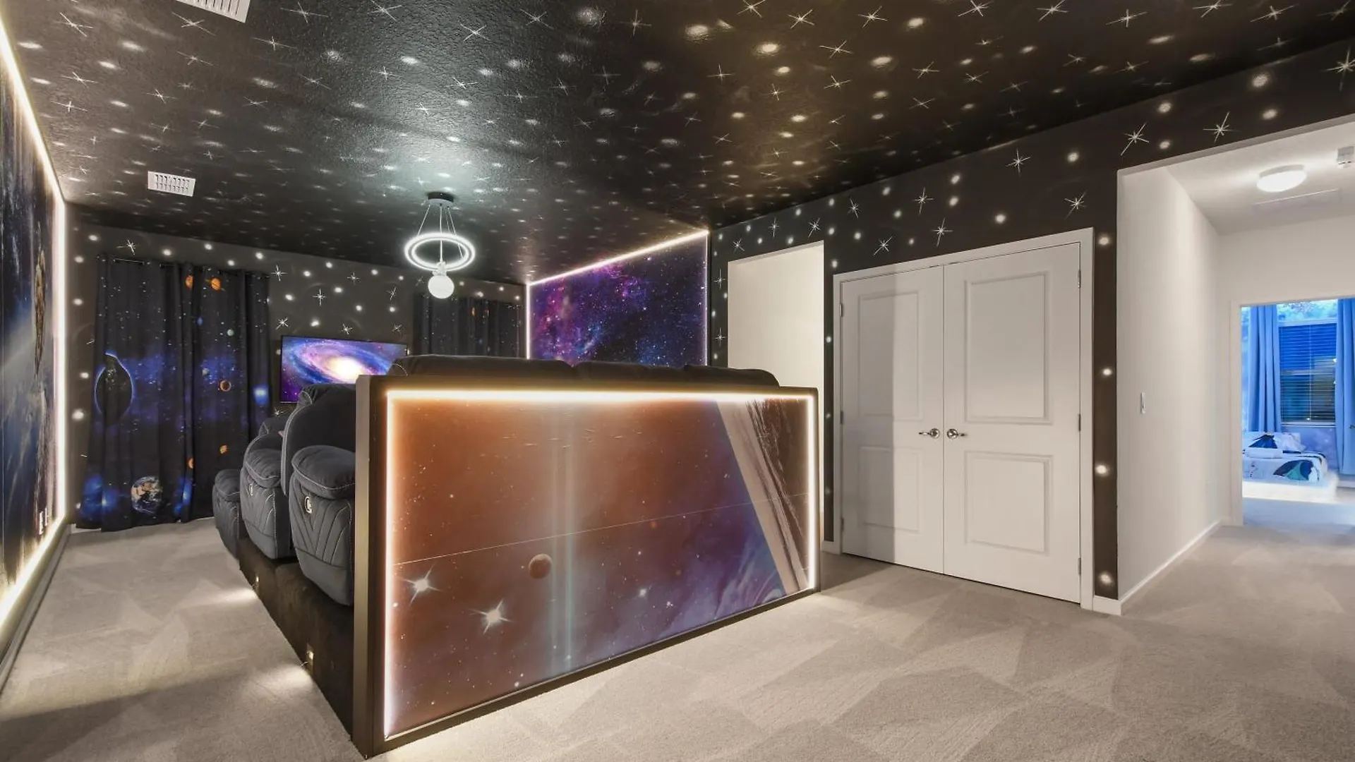 Luxury 12br W/ Pool & Near *