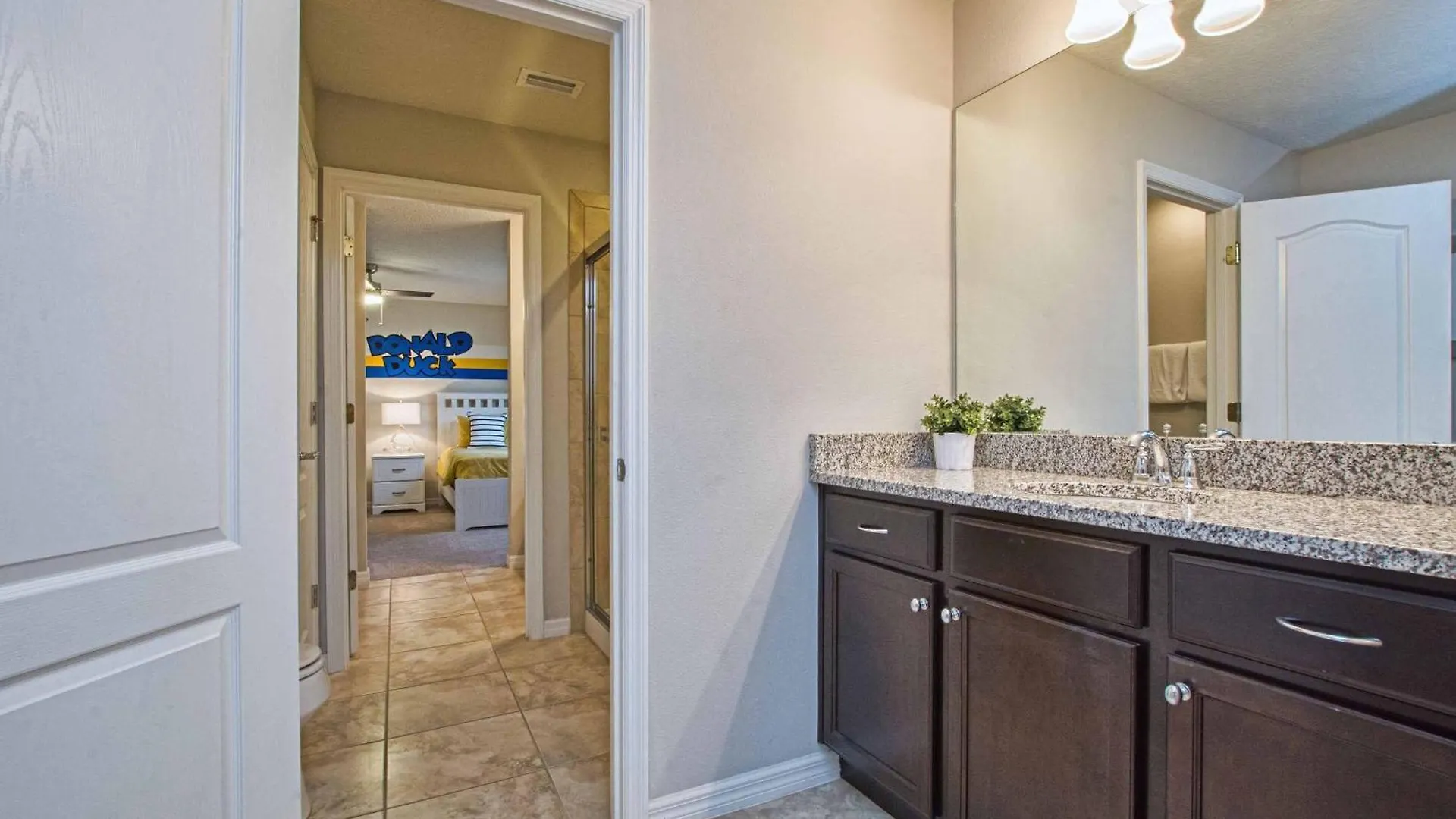 8 Bedroom At Windsor Westside With Amenities *