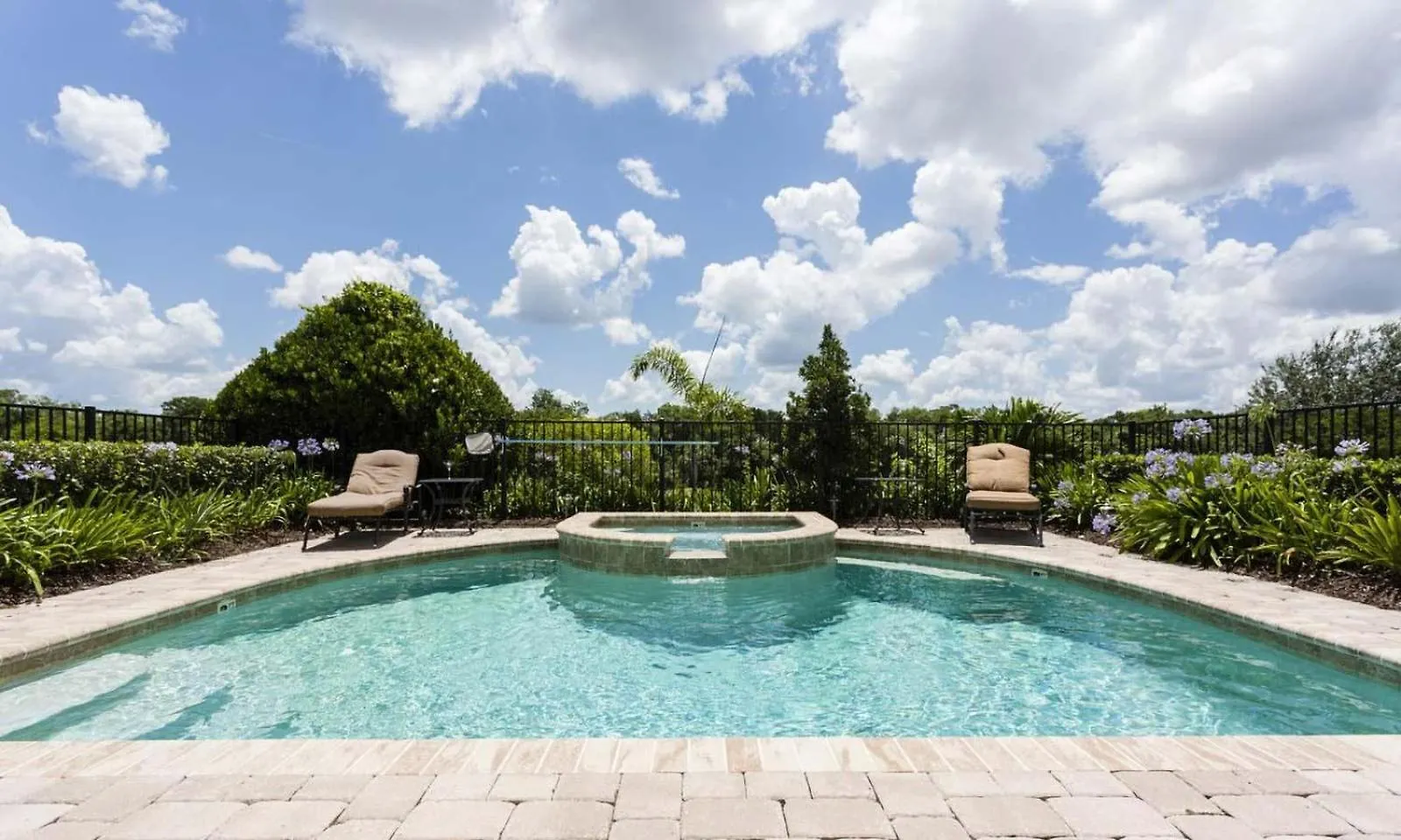Radiant 4 Bdrm Retreat With Golf Course Views At Reunion Casa de Férias Kissimmee