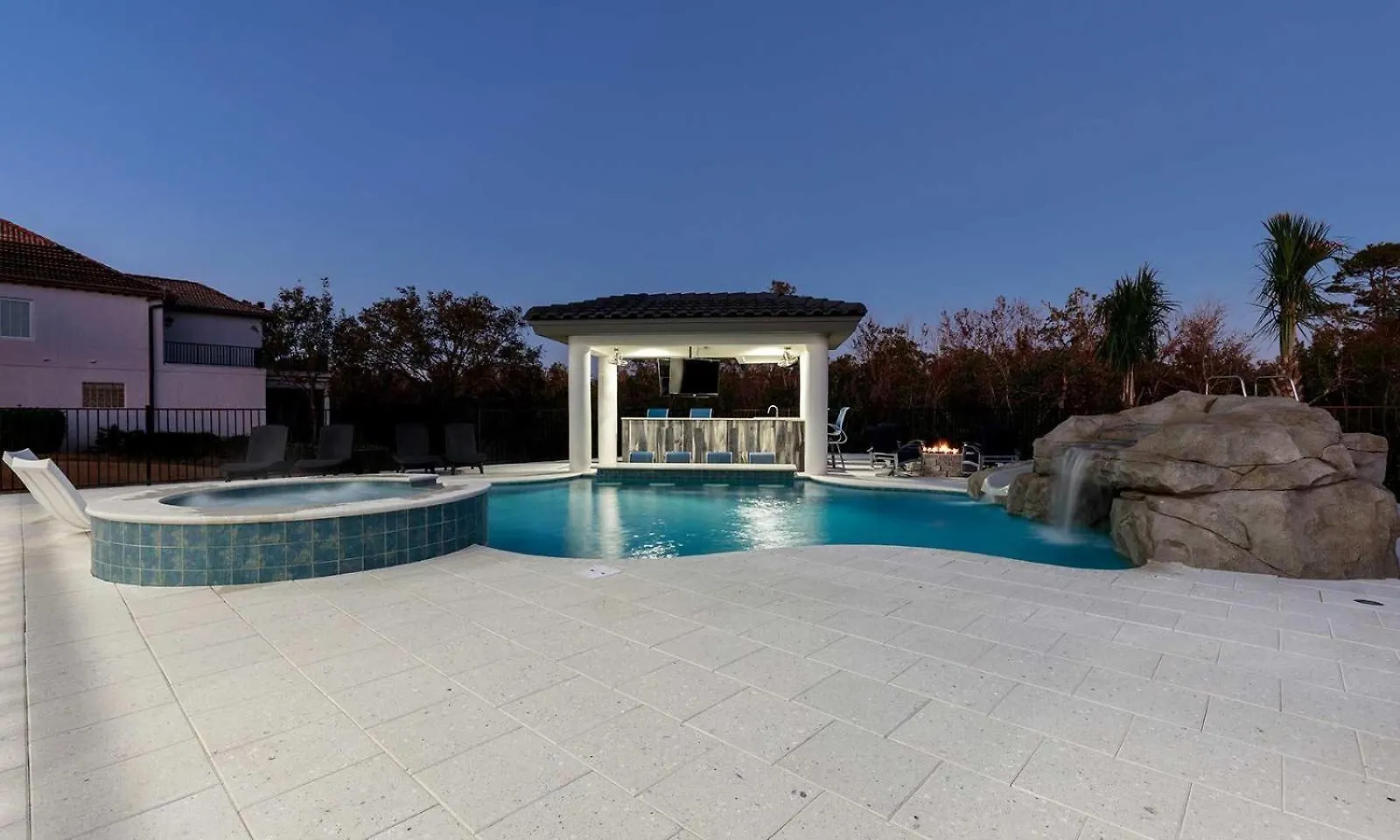 Deluxe 8 Bdrm Mansion With Swim Up Bar And Pool Slide At Reunion