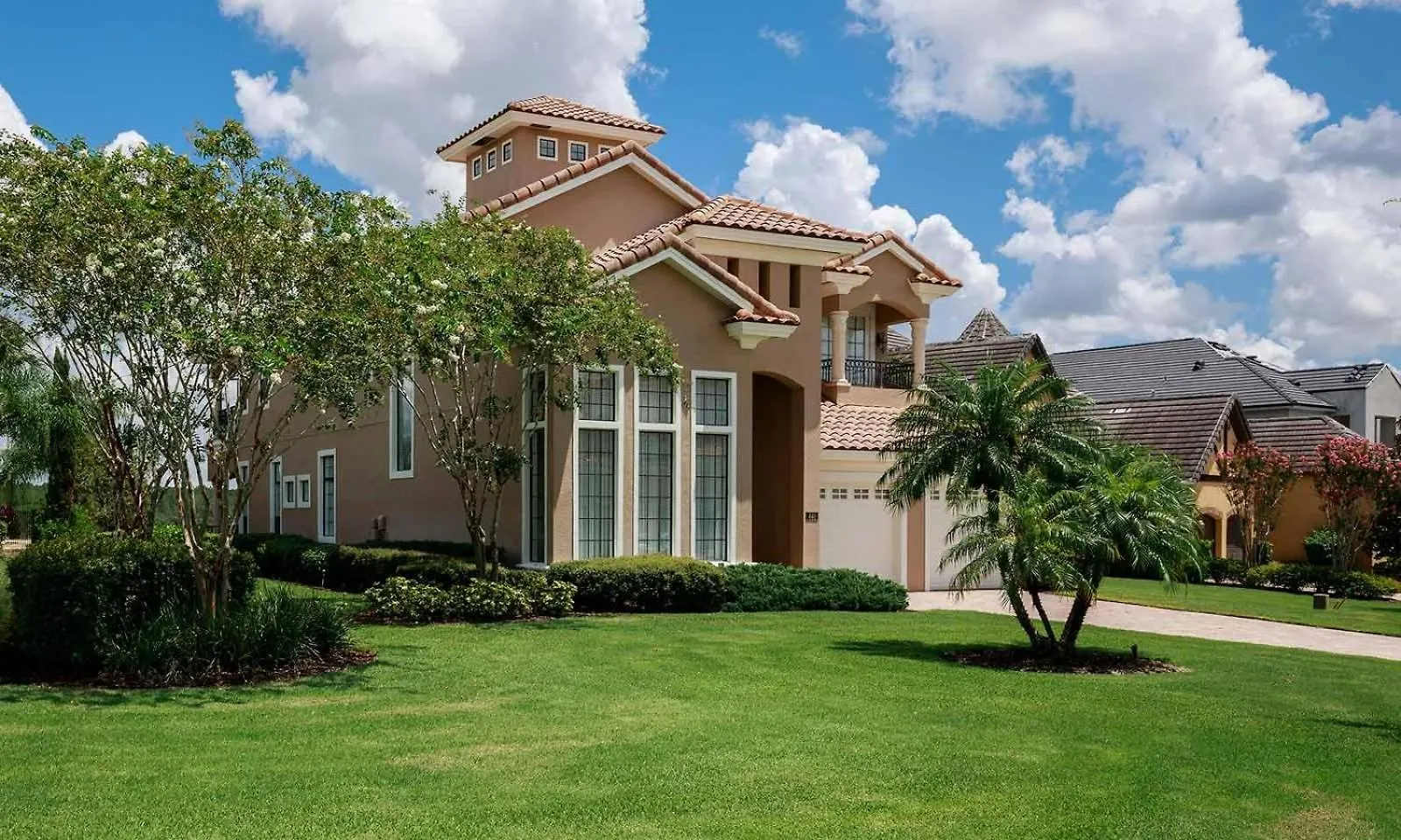 Upscale 7 Bdrm Oasis With Theater At Reunion *
