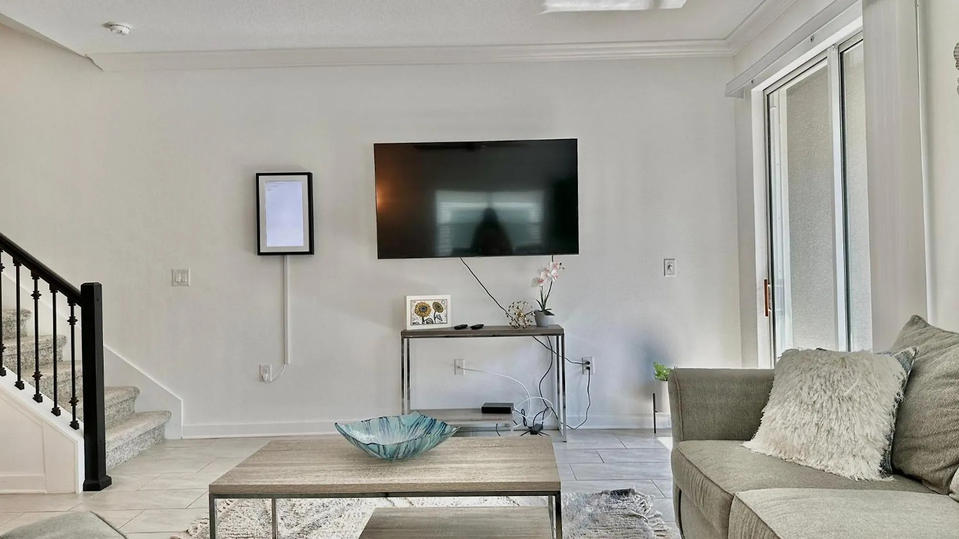 Luxury 5 Bedroom 4 Bath Private Pool 240 *