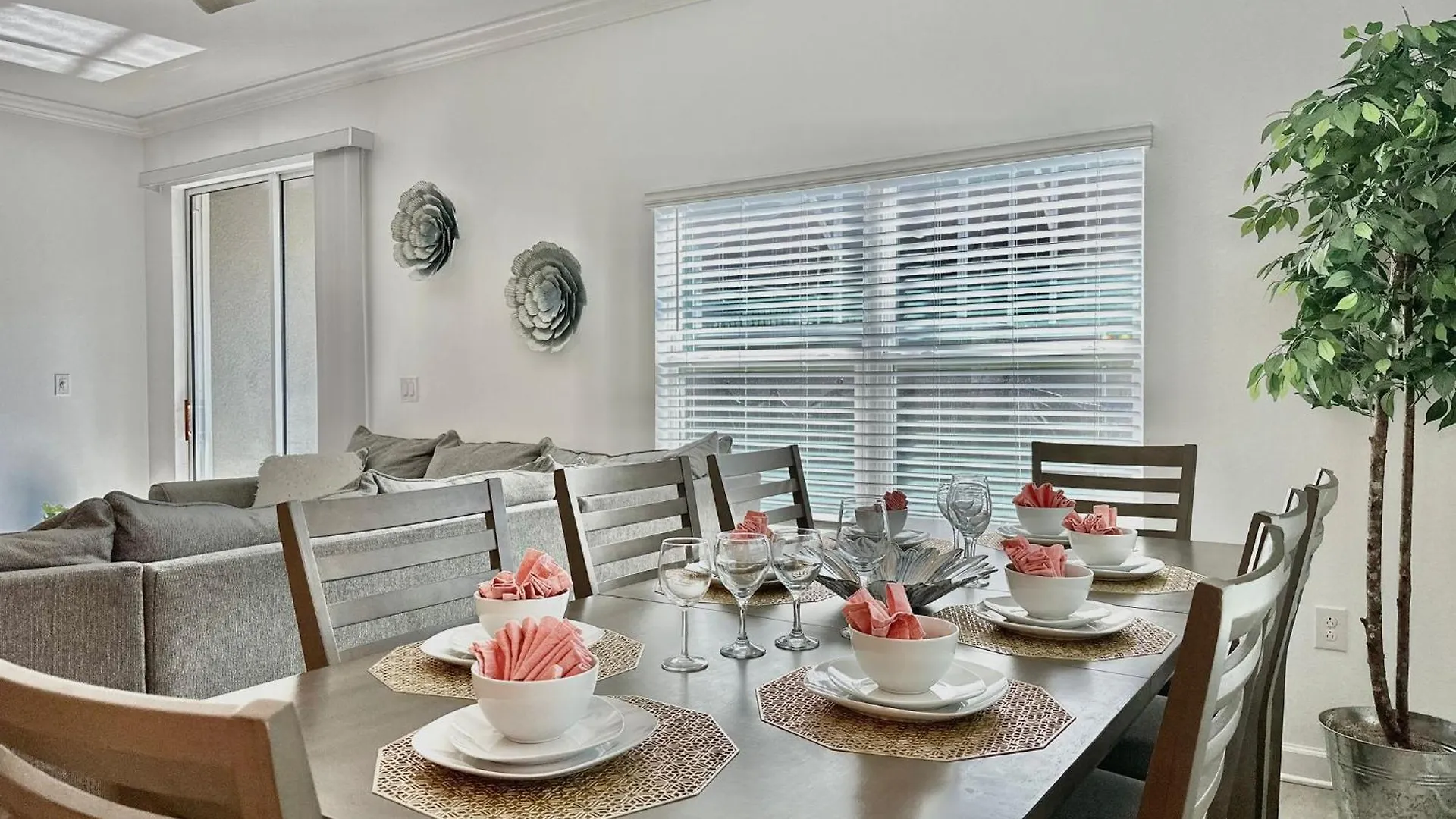Holiday home Luxury 5 Bedroom 4 Bath Private Pool 240