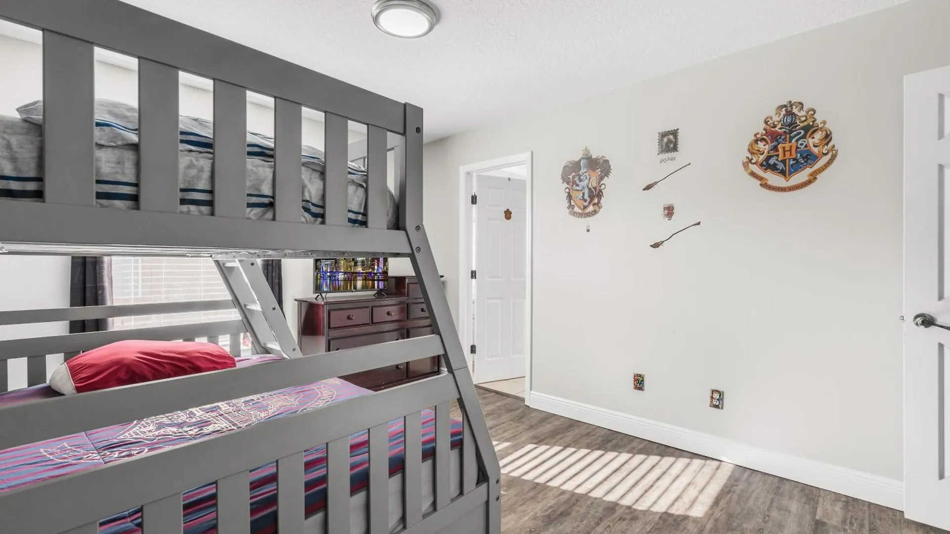 Luxurious 6 Bedroom With Private Pool And Game