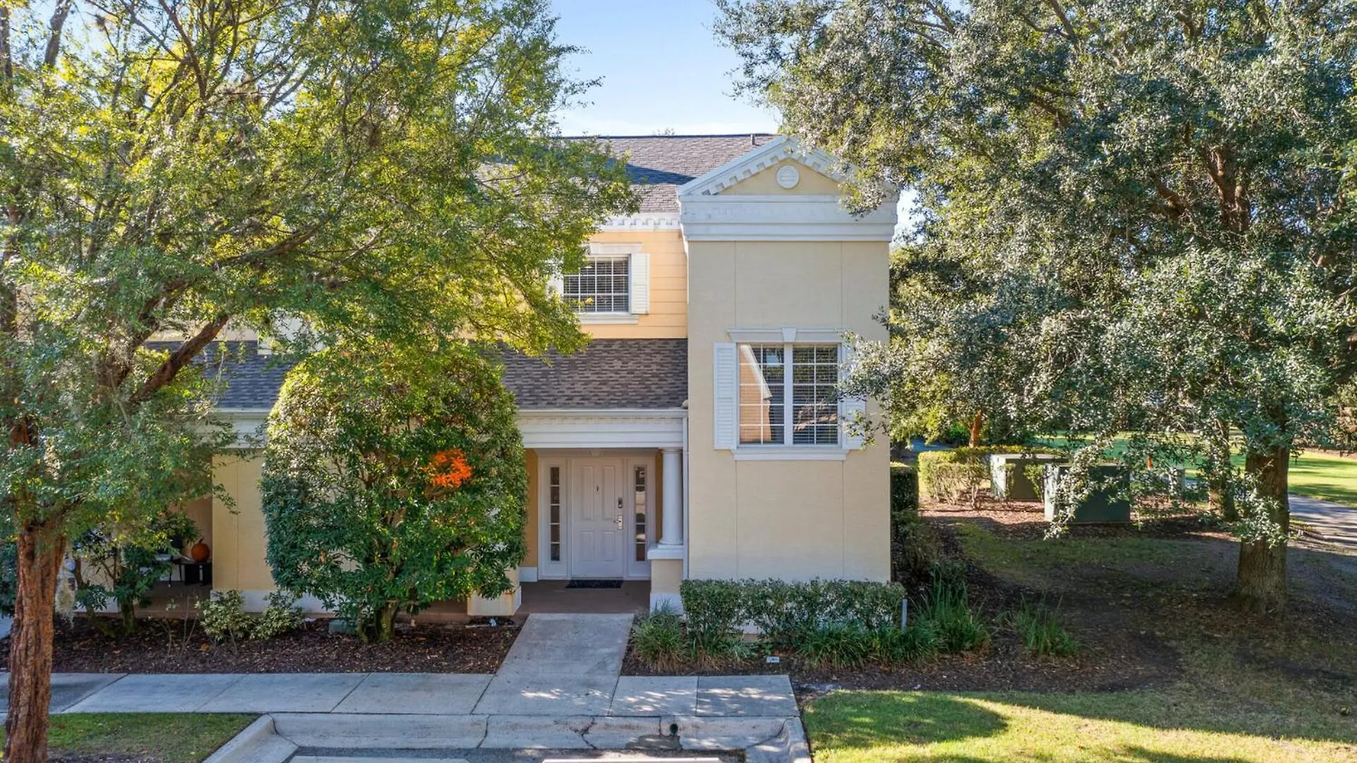 Perfect 3 Bedroom Townhome On Reunion And Orlando Townhome 5693