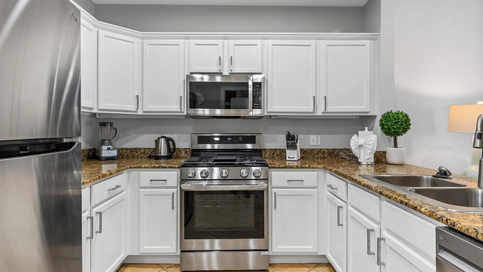 Perfect 3 Bedroom Townhome On Reunion And Orlando Townhome 5693 Villa *