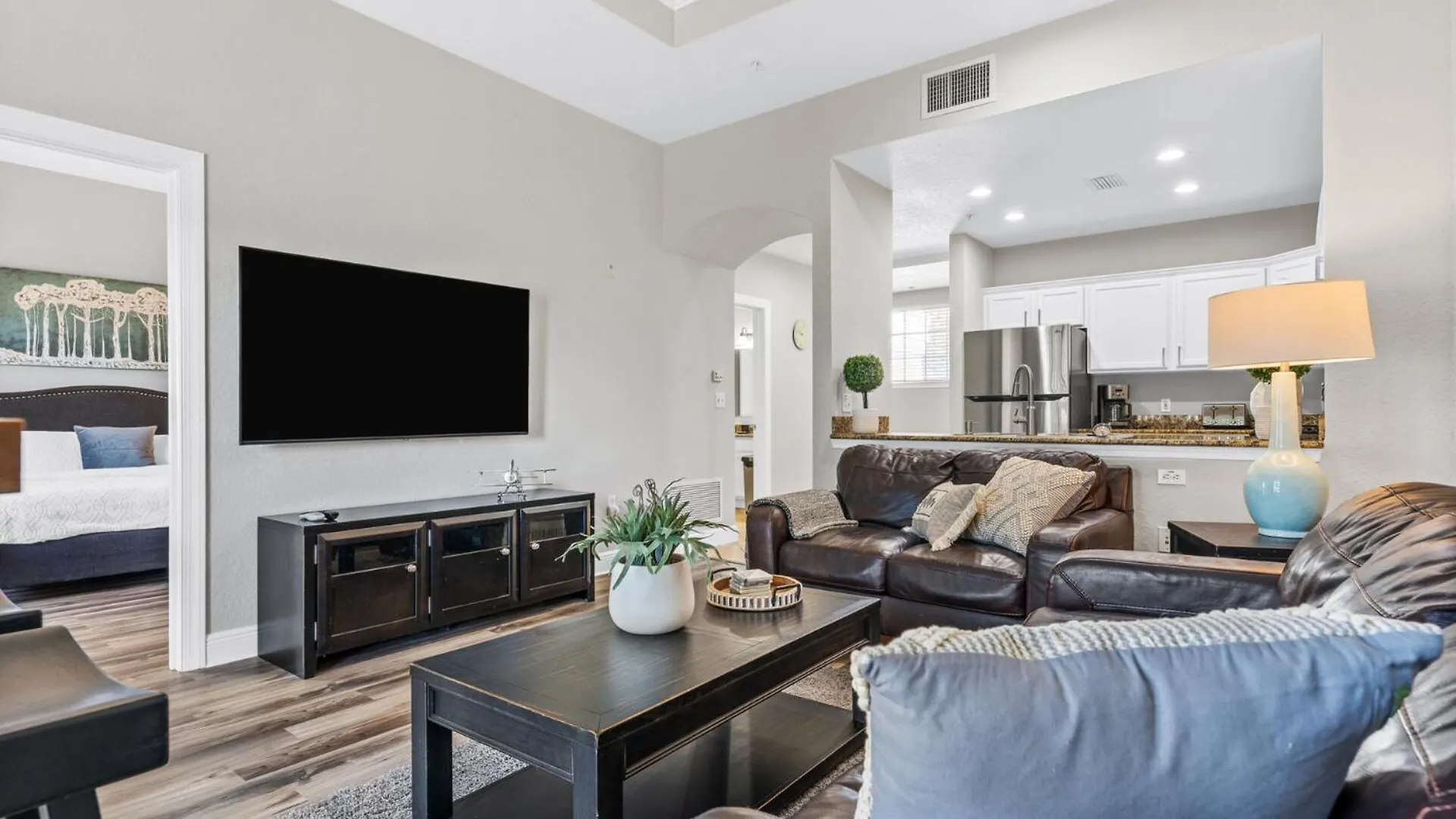 Perfect 3 Bedroom Townhome On Reunion And Orlando Townhome 5693