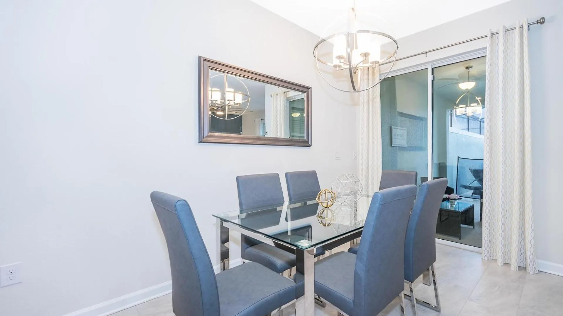 Сasa de vacaciones 4832bn Townhouse 4 Bedrooms & 3 Bathrooms + Pool Kissimmee