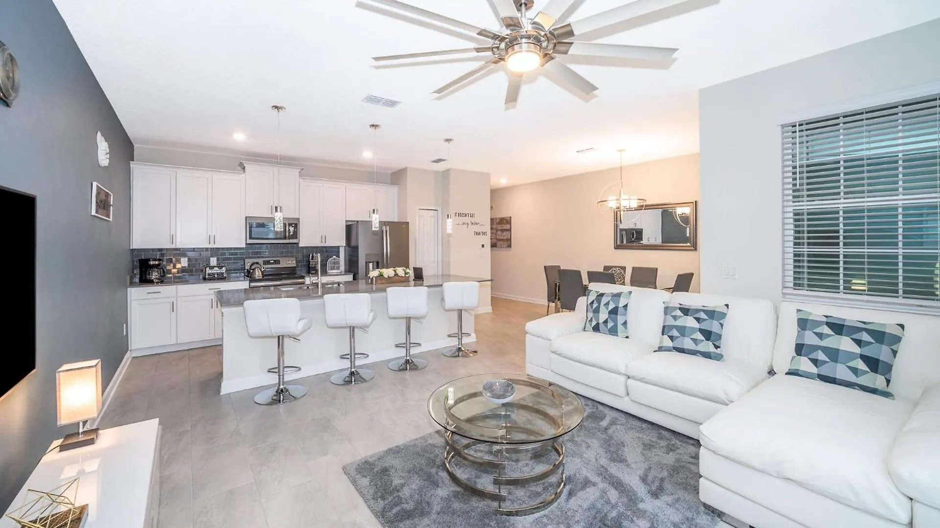 4832bn Townhouse 4 Bedrooms & 3 Bathrooms + Pool * Kissimmee