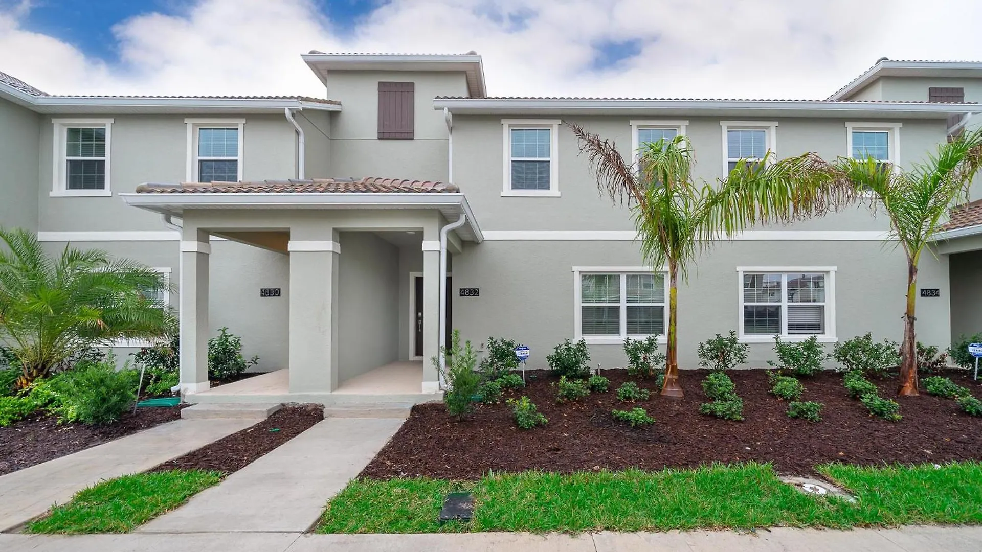 Сasa de vacaciones 4832bn Townhouse 4 Bedrooms & 3 Bathrooms + Pool
