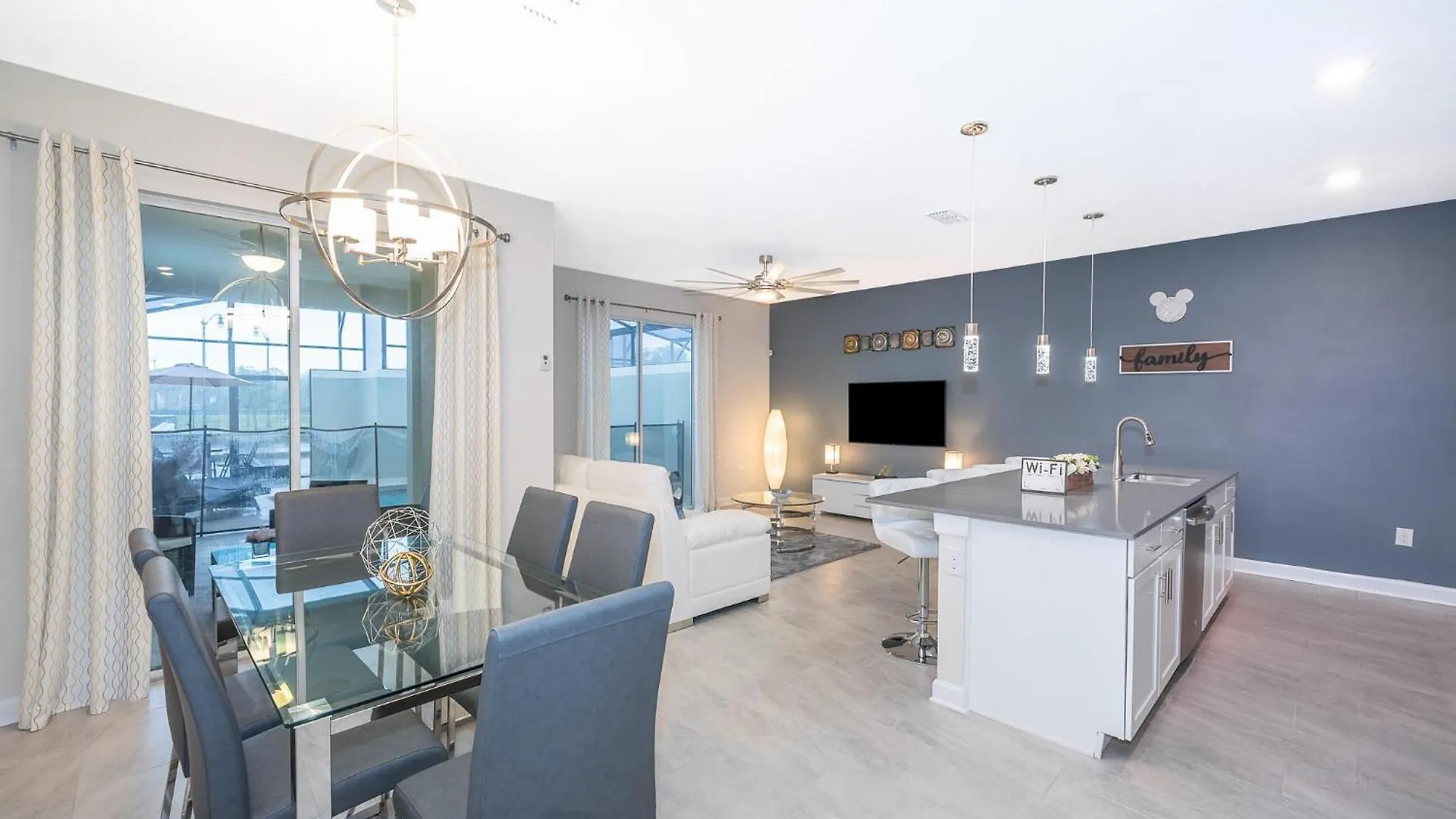 Сasa de vacaciones 4832bn Townhouse 4 Bedrooms & 3 Bathrooms + Pool Kissimmee
