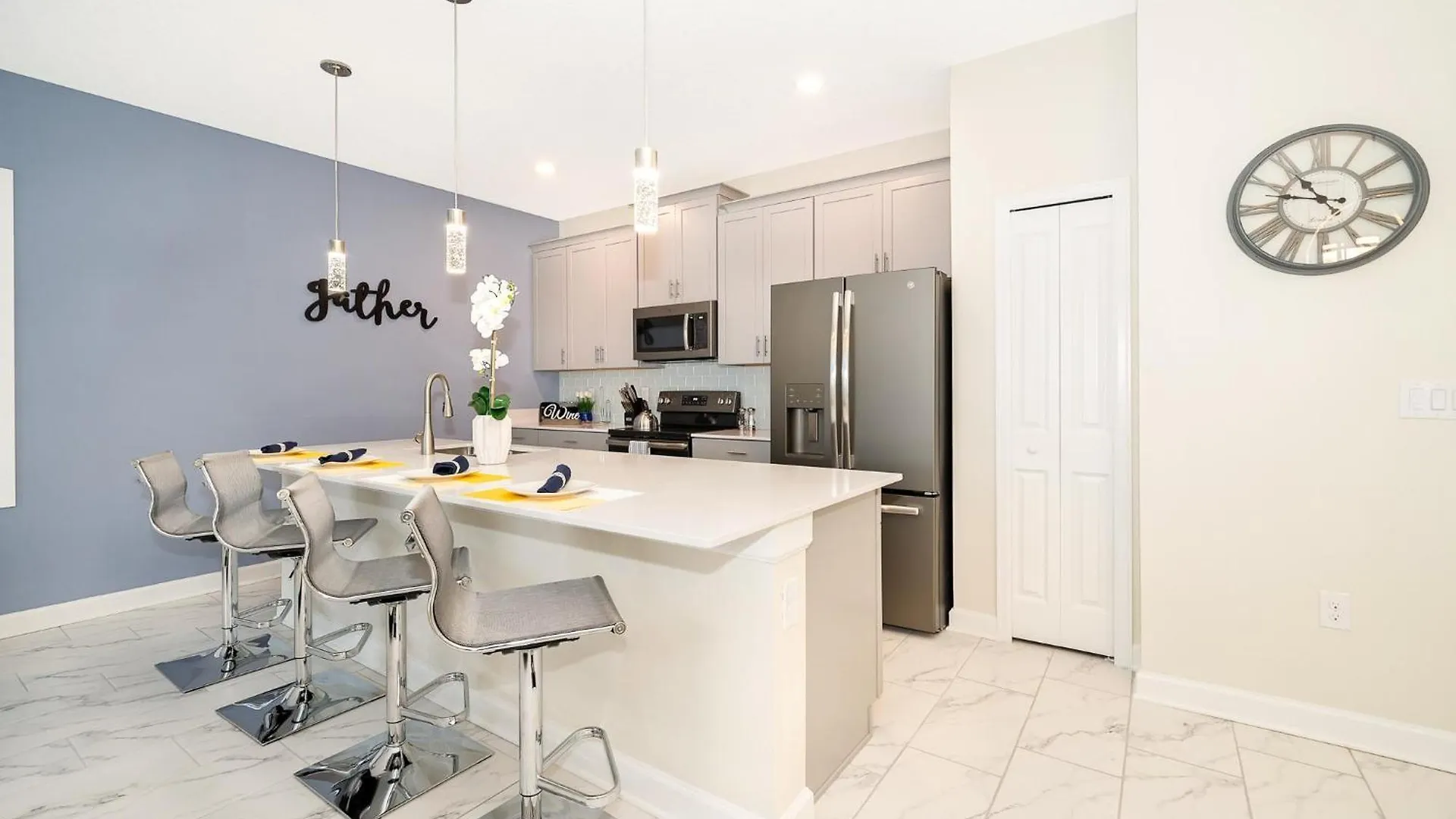 8947ar Townhouse 4 Bedrooms & 3 Bathrooms + Pool Kissimmee