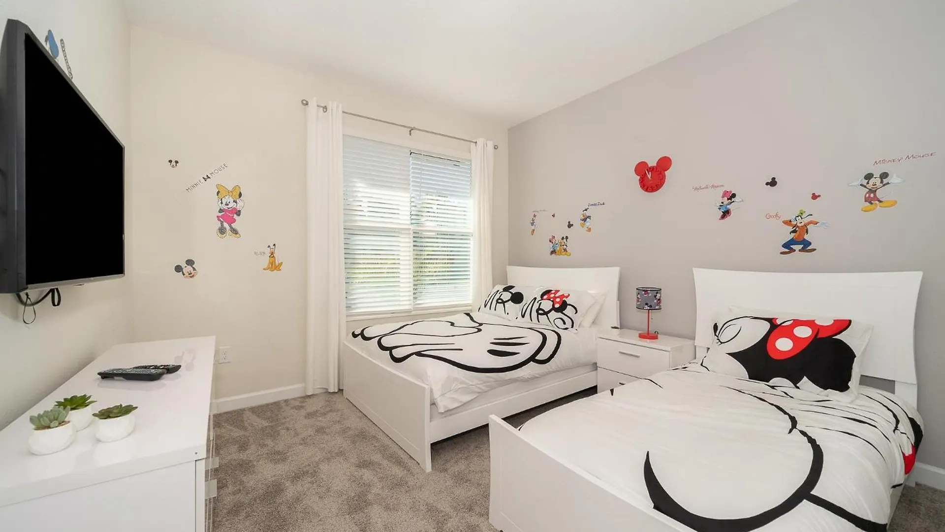 2738we 5 Bed/5 Ba *