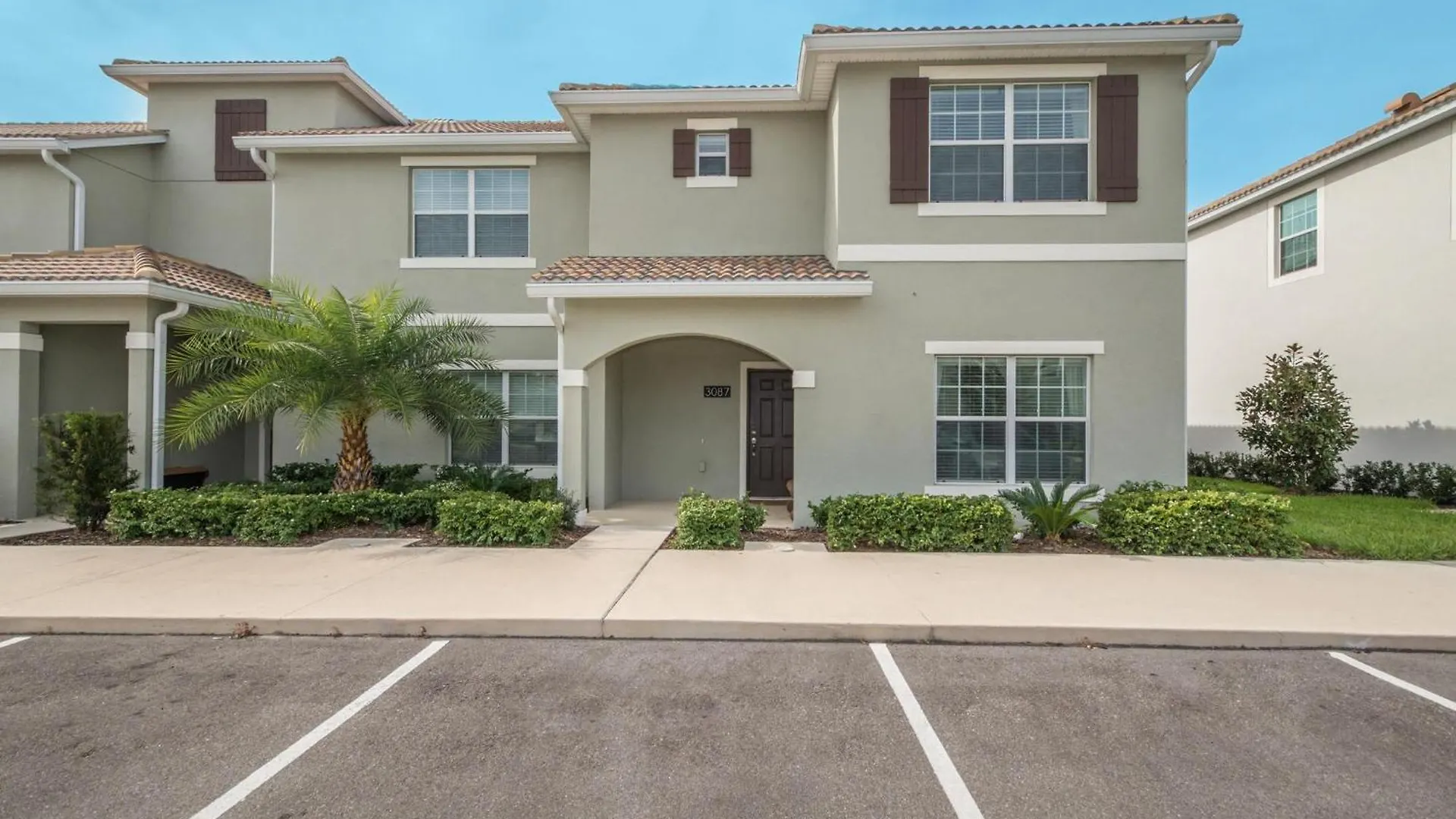 別荘 3087ll Townhouse 5 Bedrooms & 4 Bathrooms Pool