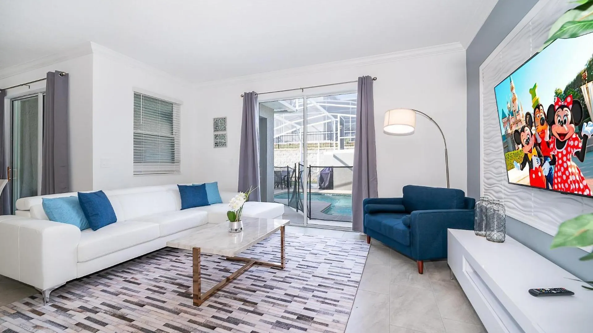 1164ba Townhouse 4 Bedrooms & 3 Bathrooms + Pool