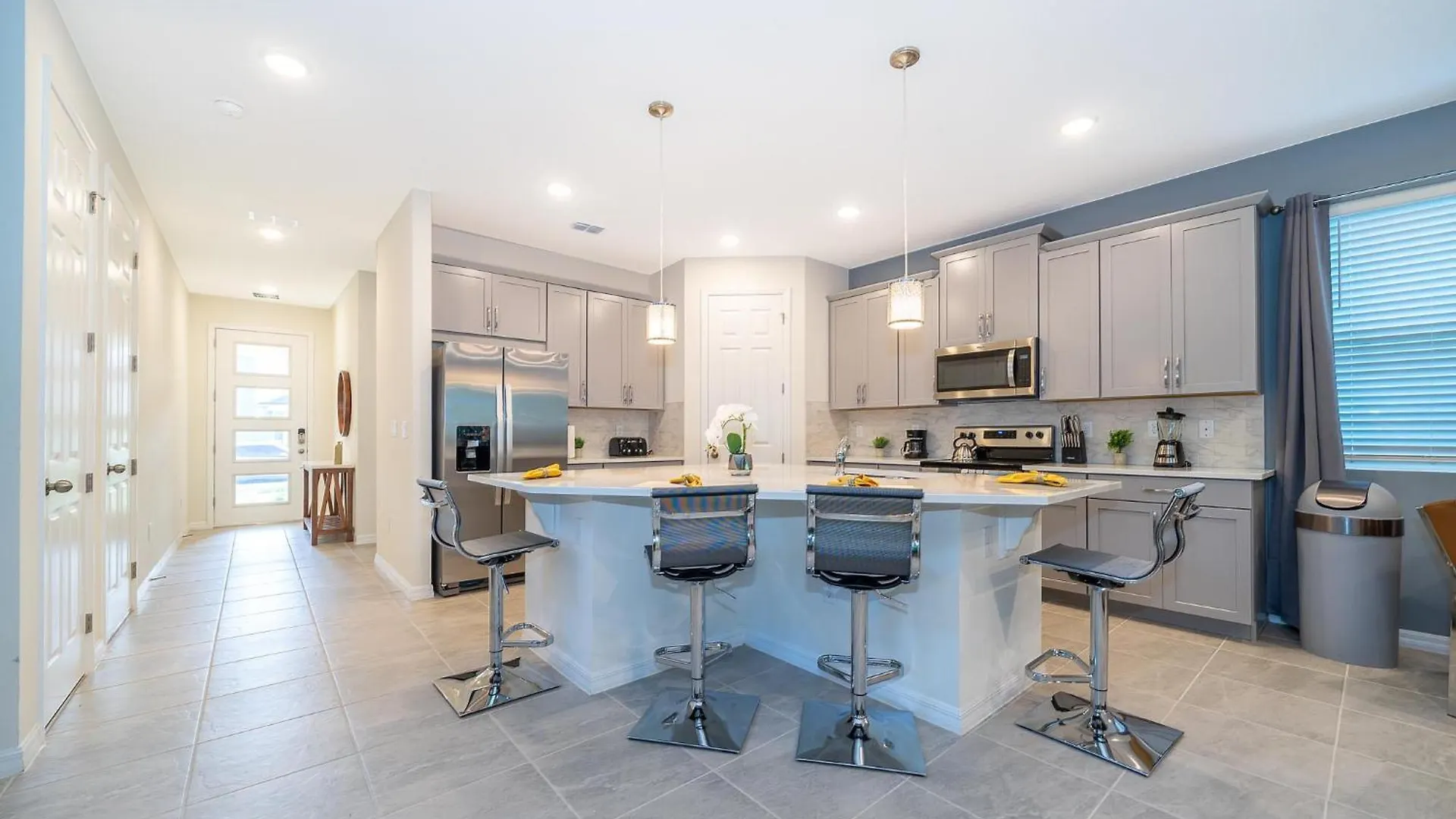 2040ma 7 Bed/6.5 Ba *