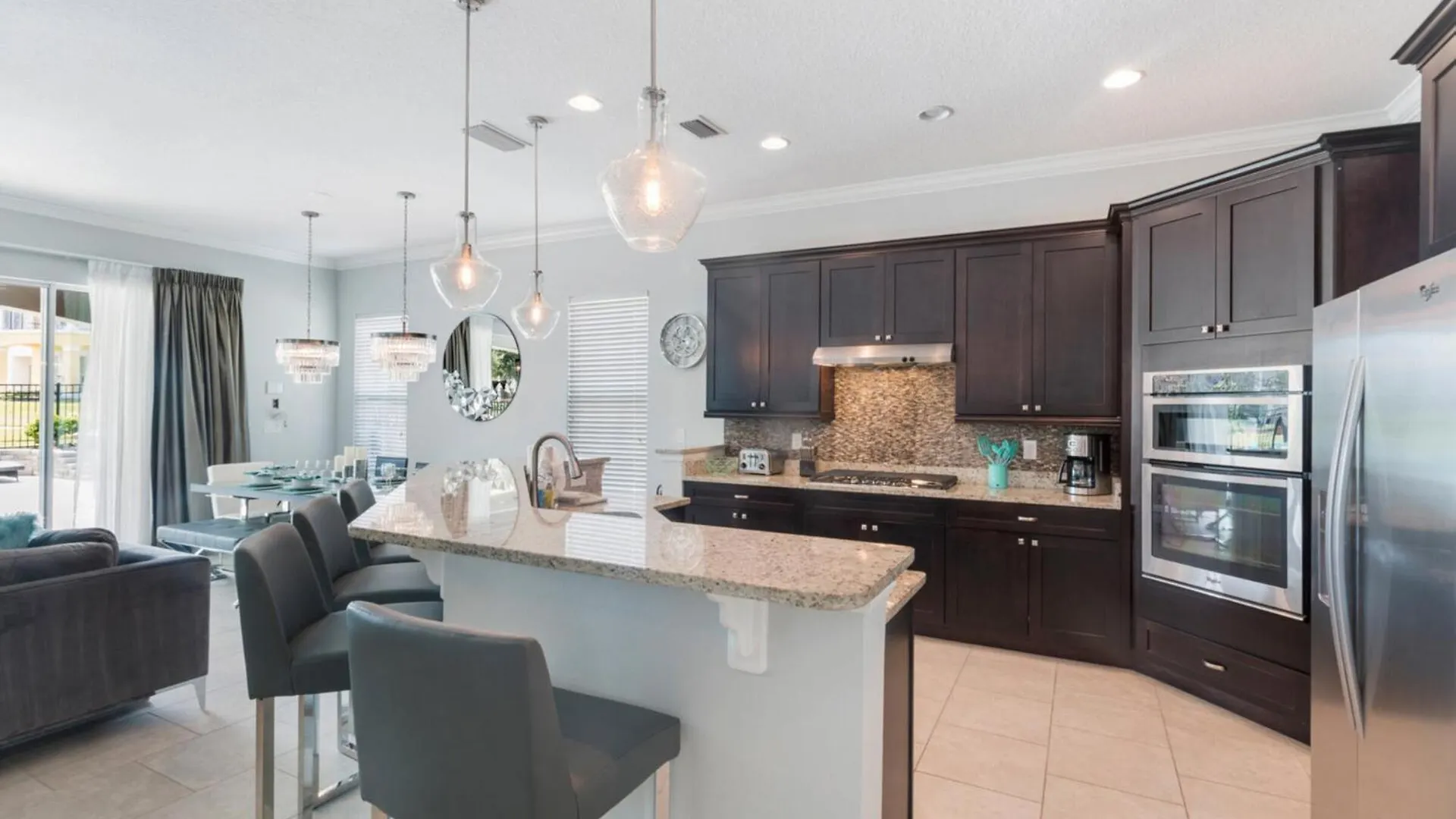 Exquisite 5 Bedroom Retreat In Orlando6592 Kissimmee