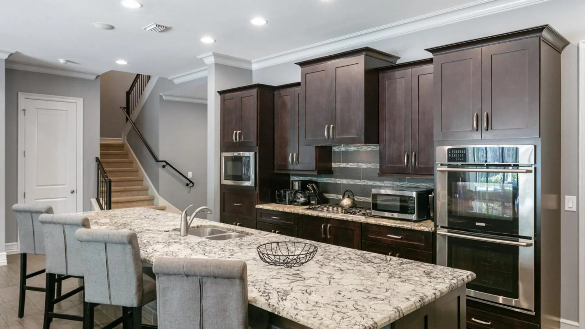 Elegant 9 Bedroom Estate In Orlando6545 Villa