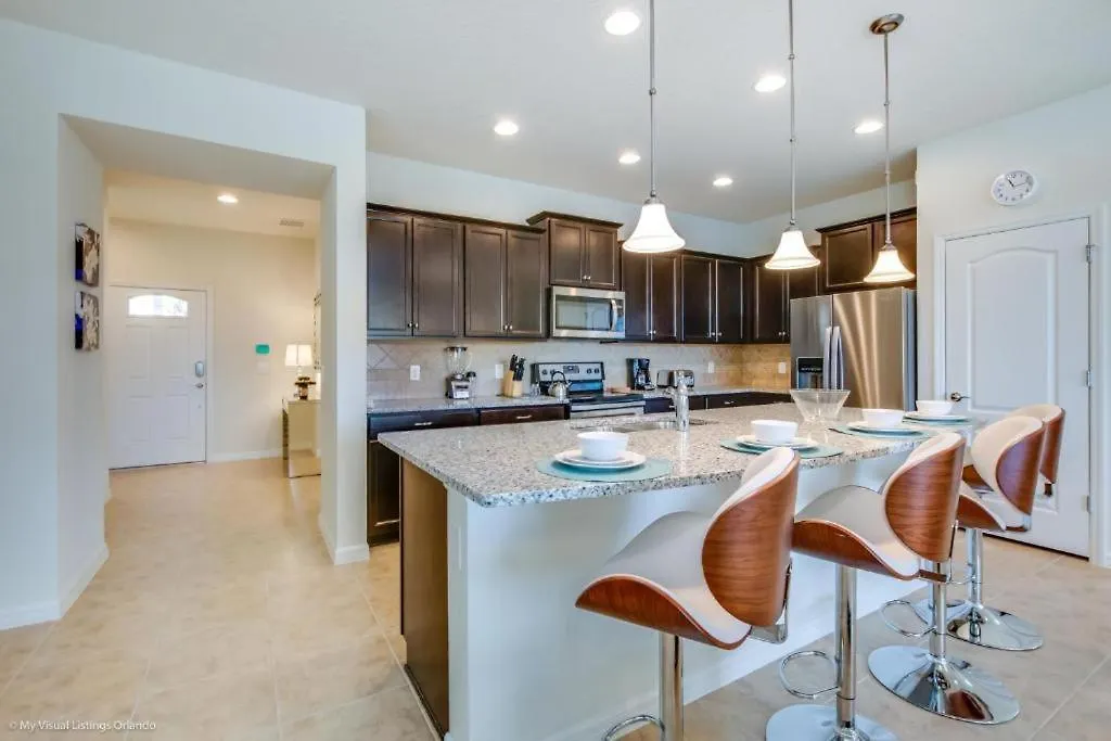 Lakeview 5br Townhome W Pool *