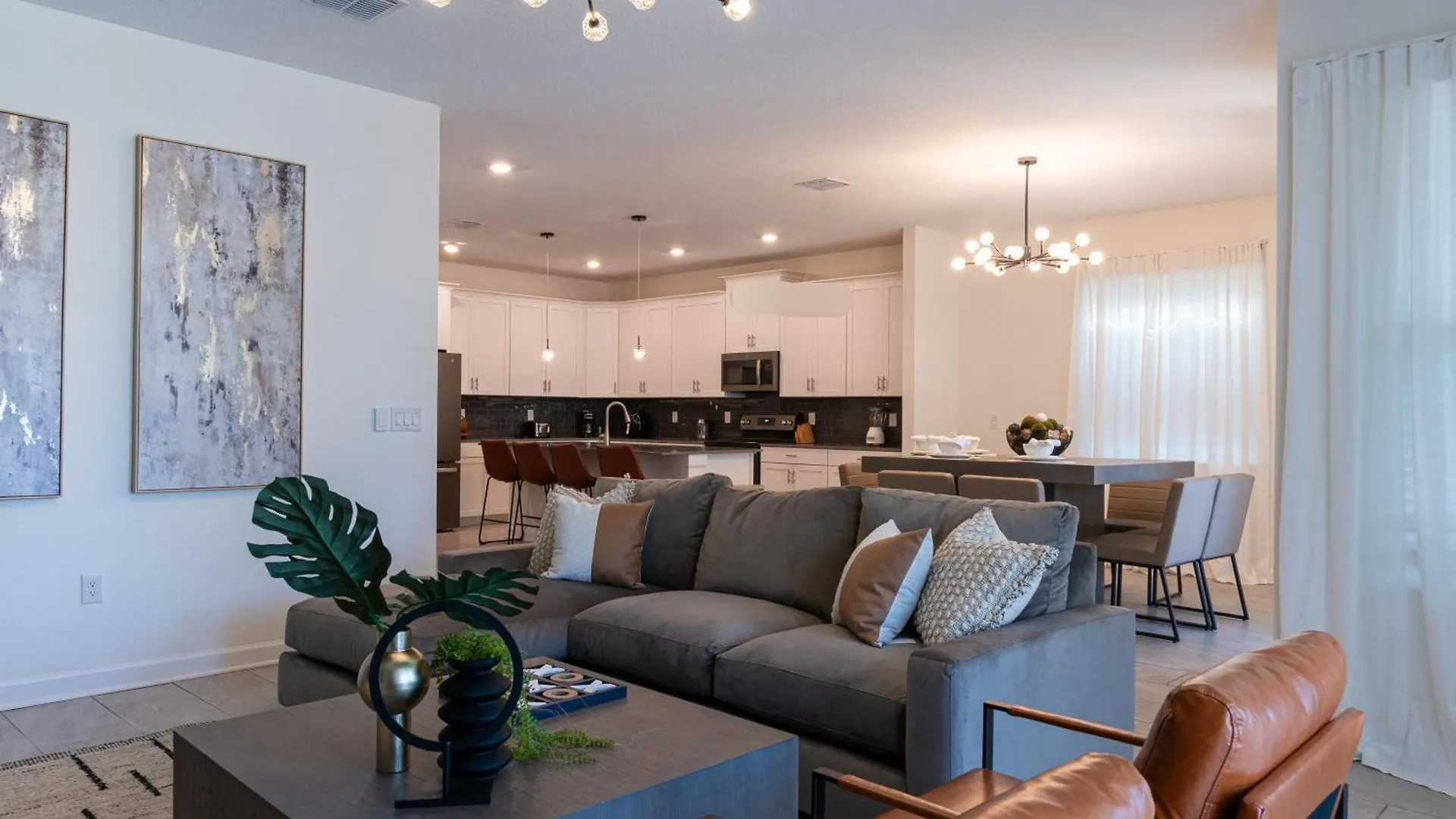Luxury 6 Bedroom 5 Bath Pool 249 *