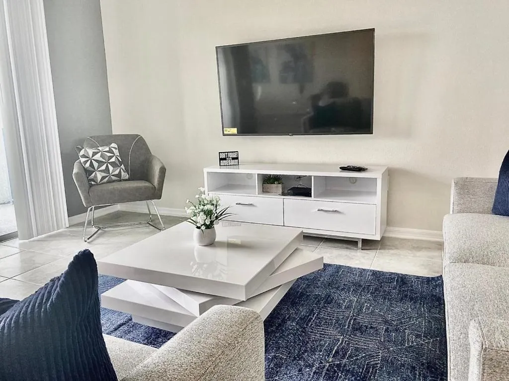 Luxury 2bd 2 Bath 216 Holiday home
