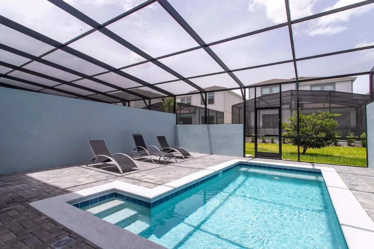 Splendid 5 Bd W/ Pool @ Windsor Westside 8921 *