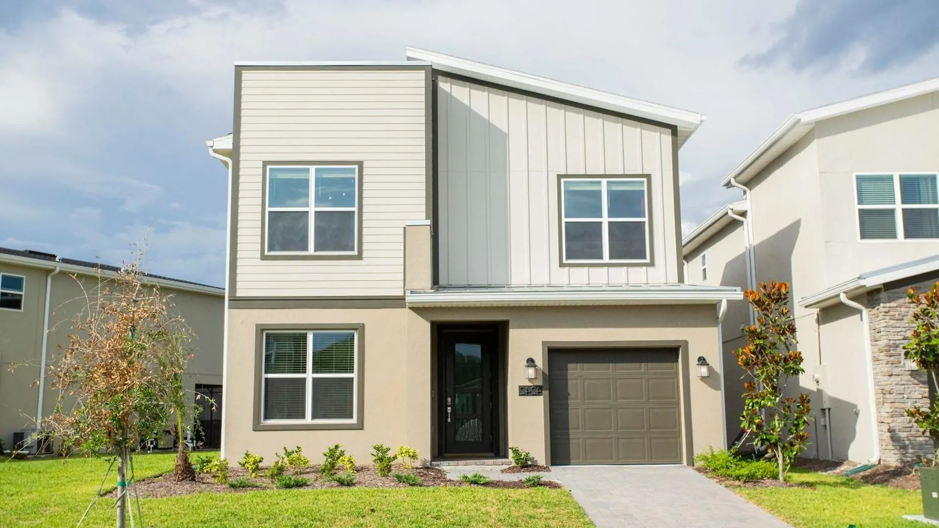 Stunning Family Friendly 5 Bd W/ Pool Close To @ Storey 4242