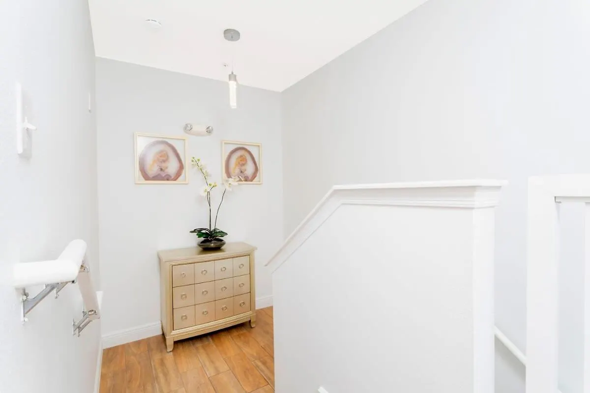 Gorgeous 3bd Close To @ Reunion 1596 Holiday home