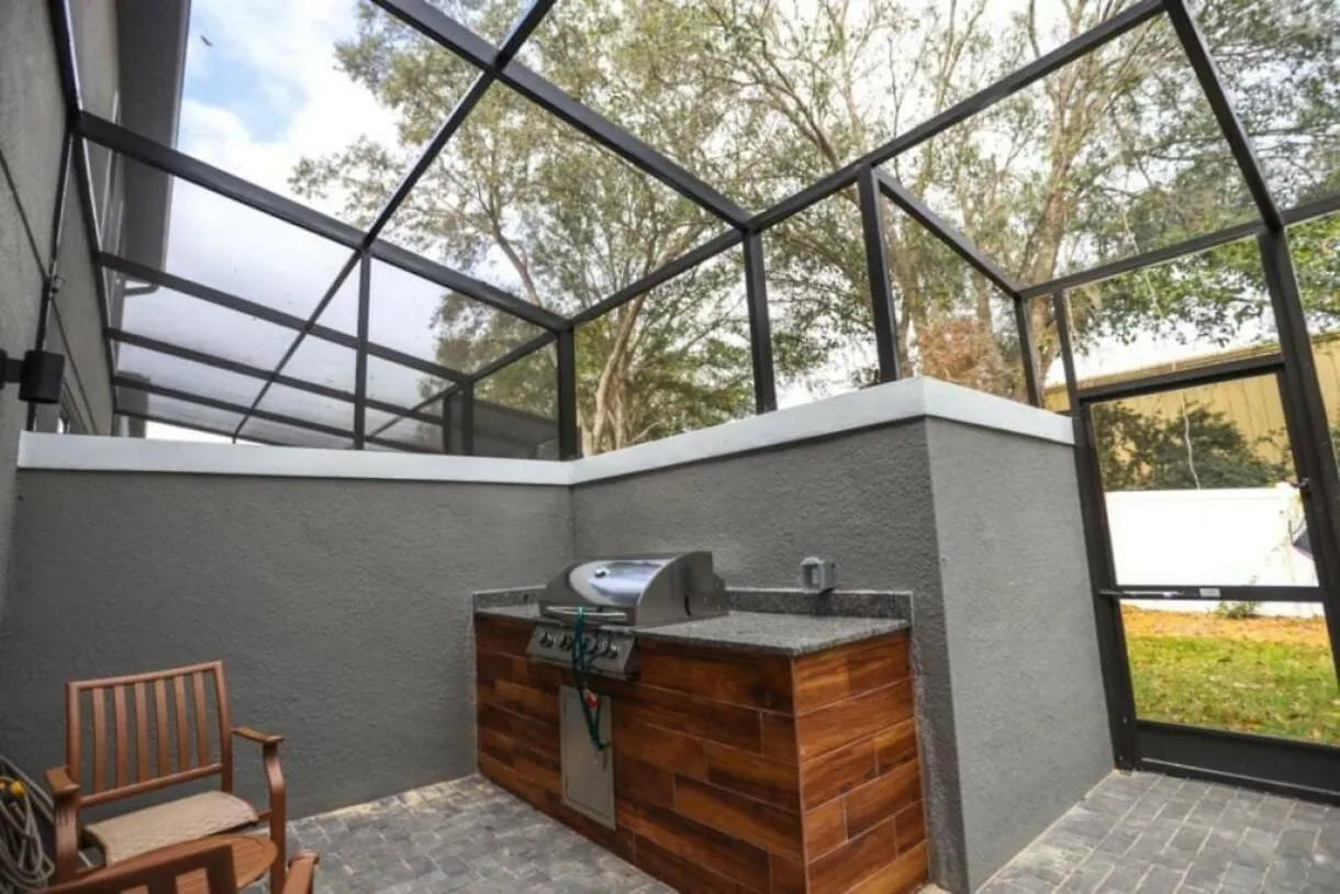 Casa de Férias Prime Location 4bd Townhome With Pool And Grill