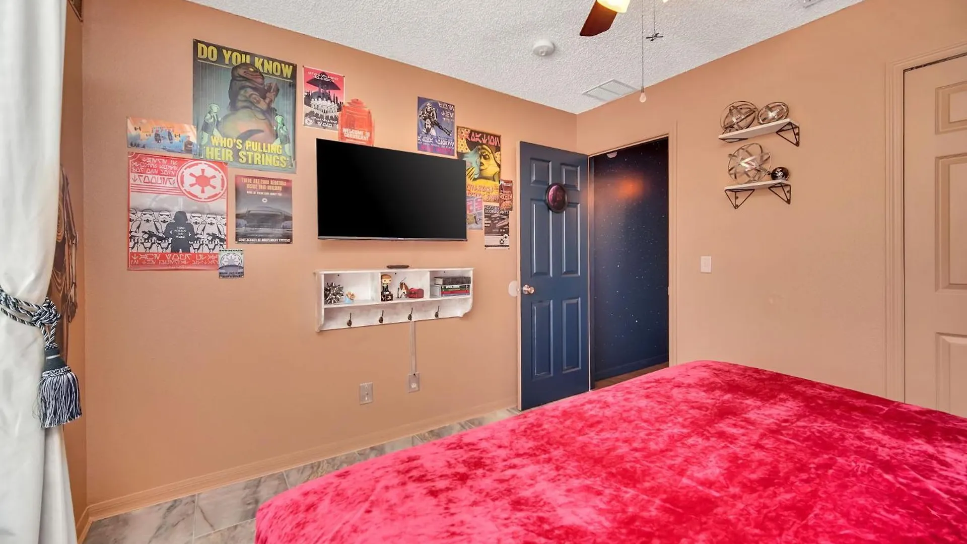 Galactic 7-bedroom 3 Miles To Star Wars Galaxy Edge Villa