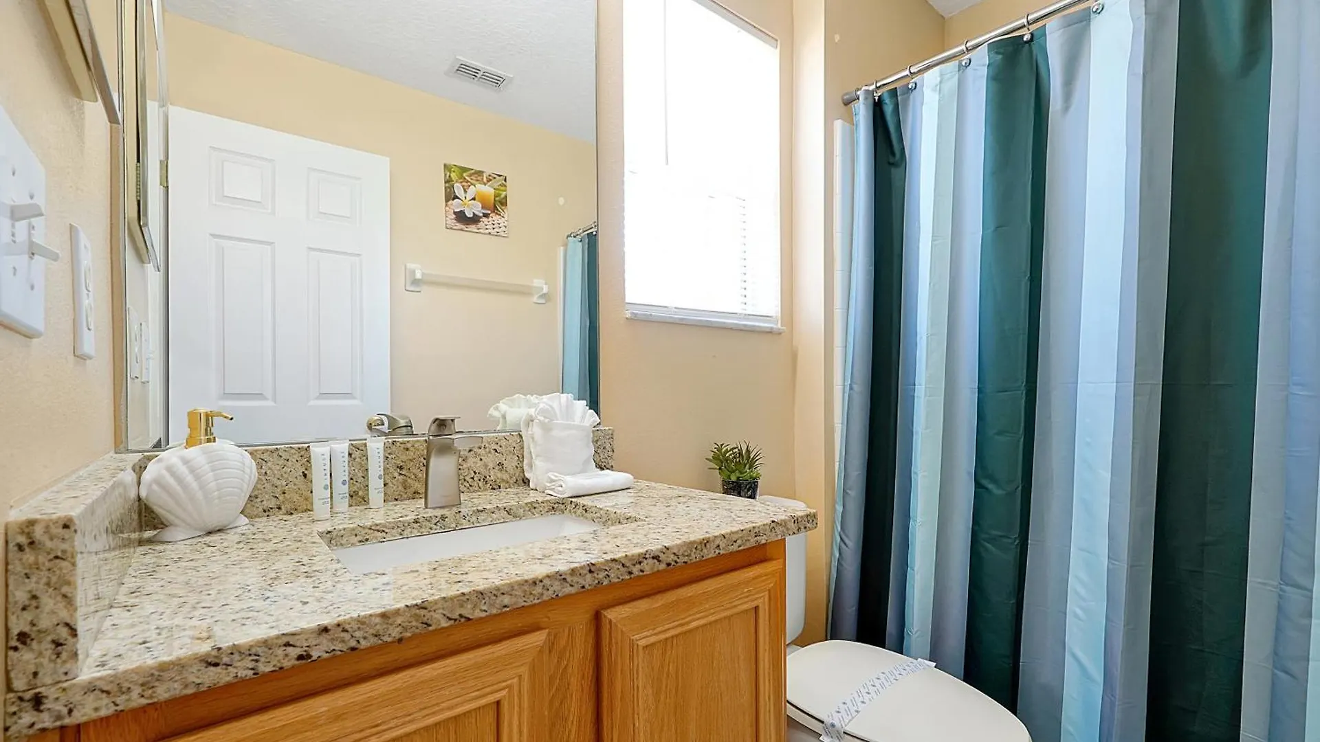 Waterfront Showcasing A Theater, Games Room, And A Private Pool Kissimmee