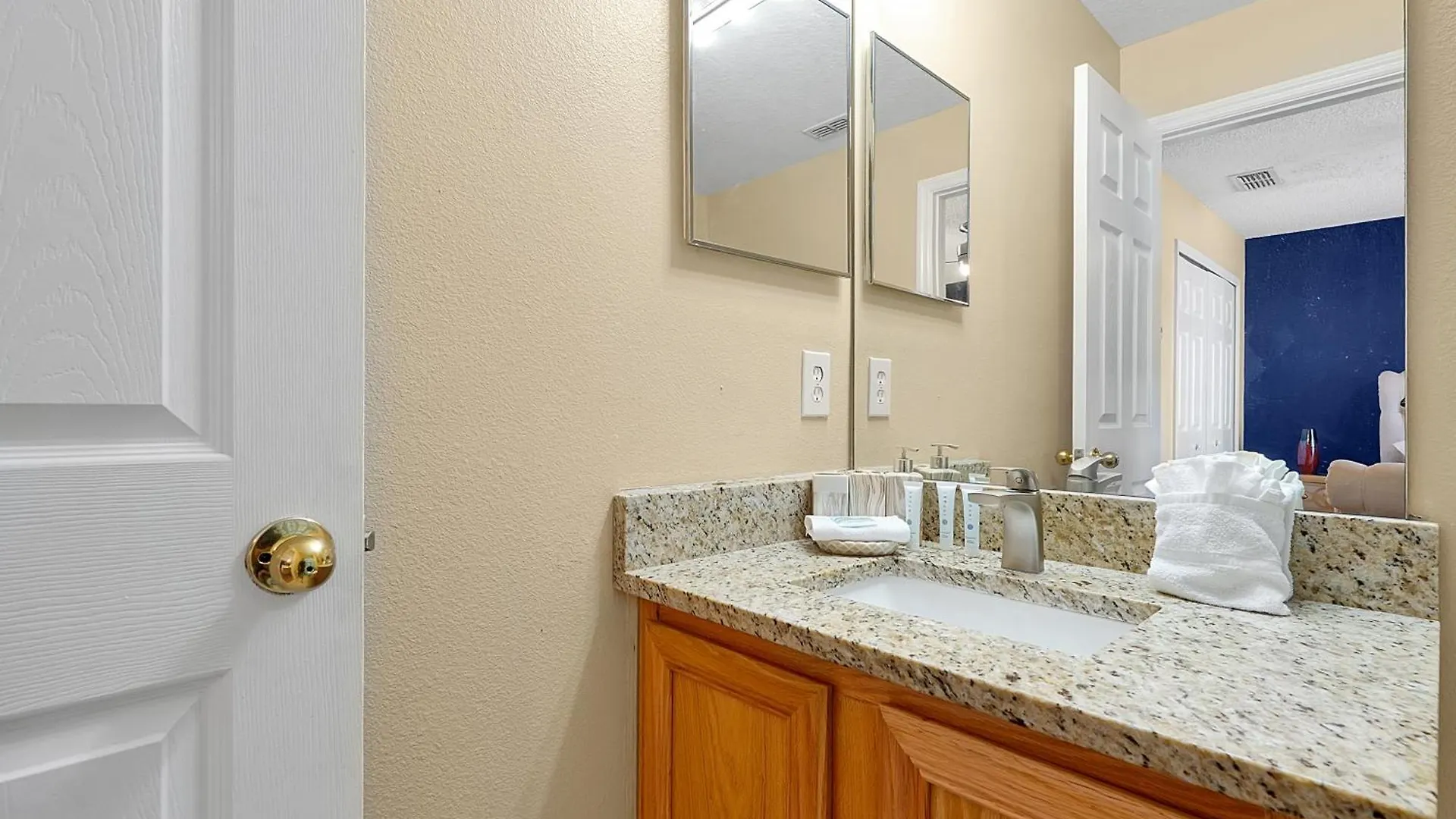 Waterfront Showcasing A Theater, Games Room, And A Private Pool Σπίτι διακοπών Kissimmee