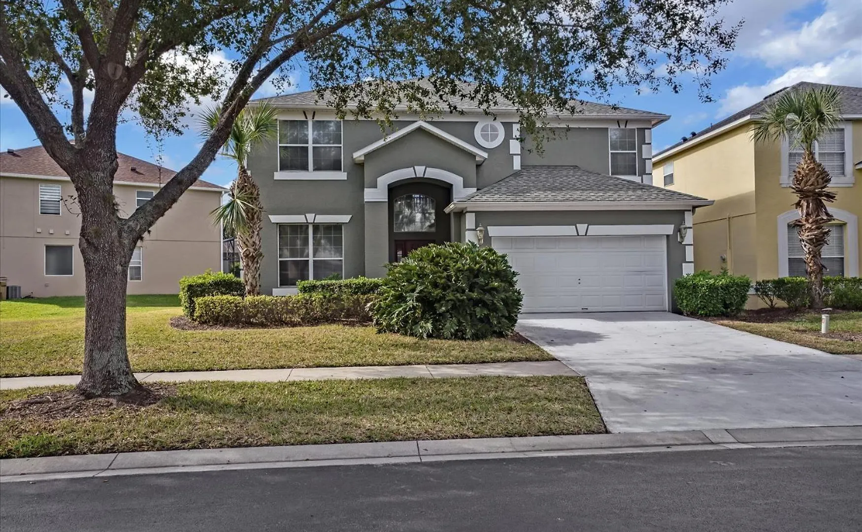 Excellent 7 Bedroom Eir Vacation - Private Pool Kissimmee