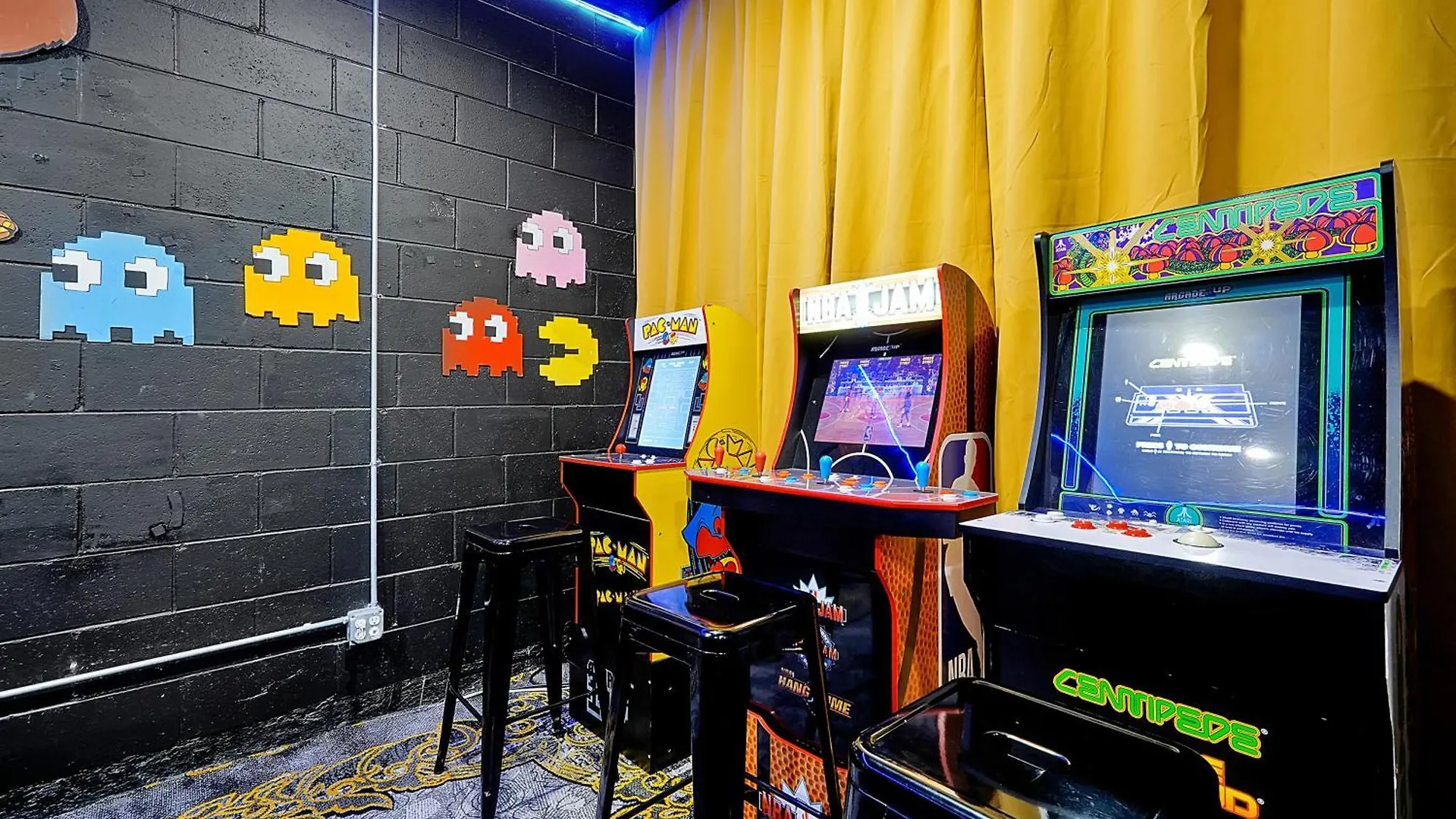 Waterfront Showcasing A Theater, Games Room, And A Private Pool Σπίτι διακοπών Kissimmee