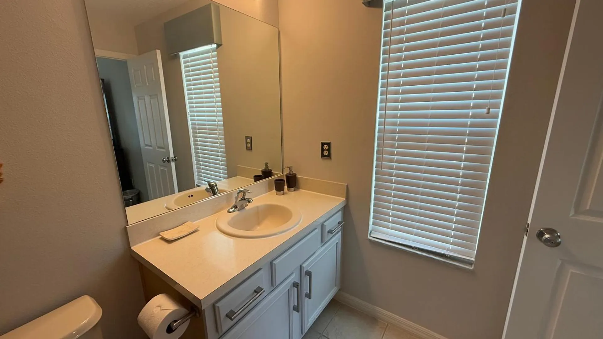 Seasons 6 Bedrooms, 4 Masters And Water View *