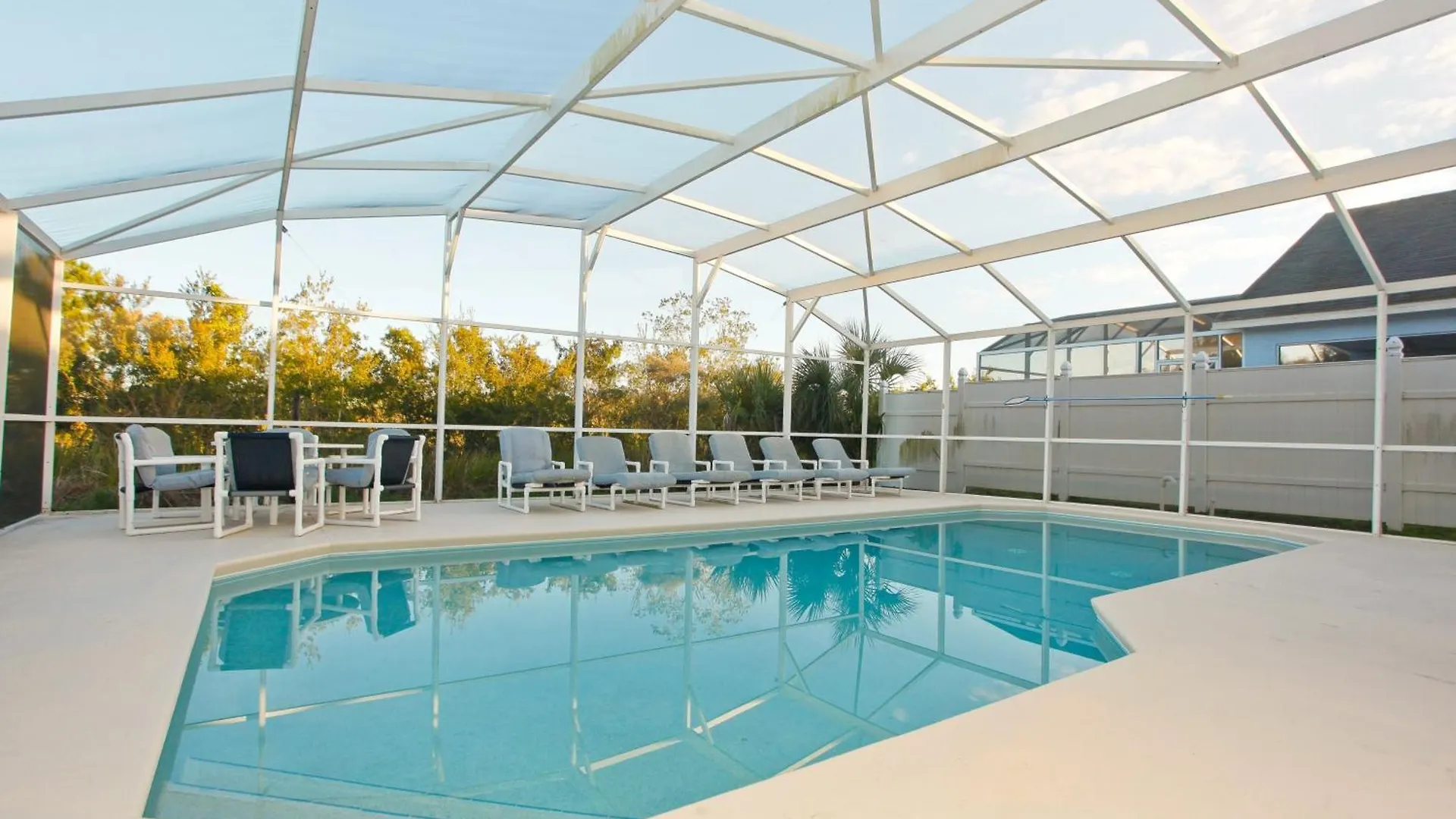 West Haven - 5br 3ba Villa
