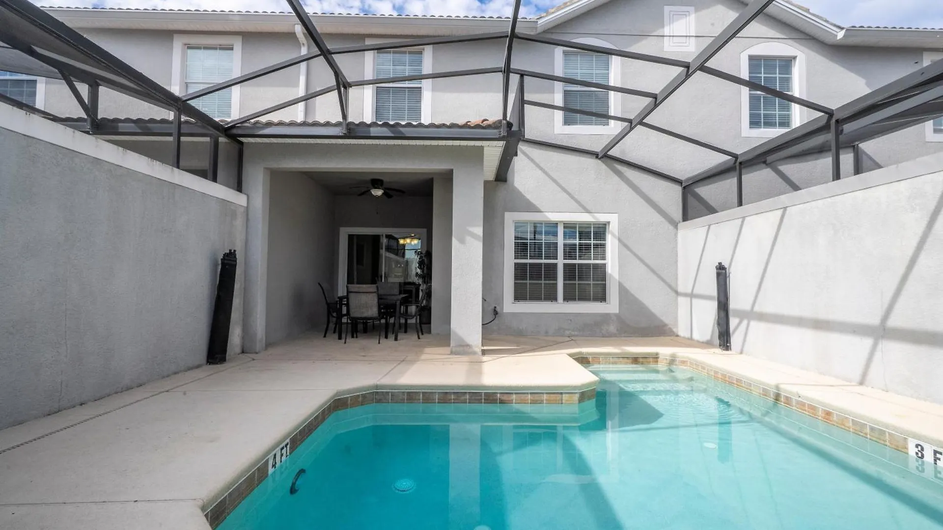 Storey 43 Private Pool Minutes From *