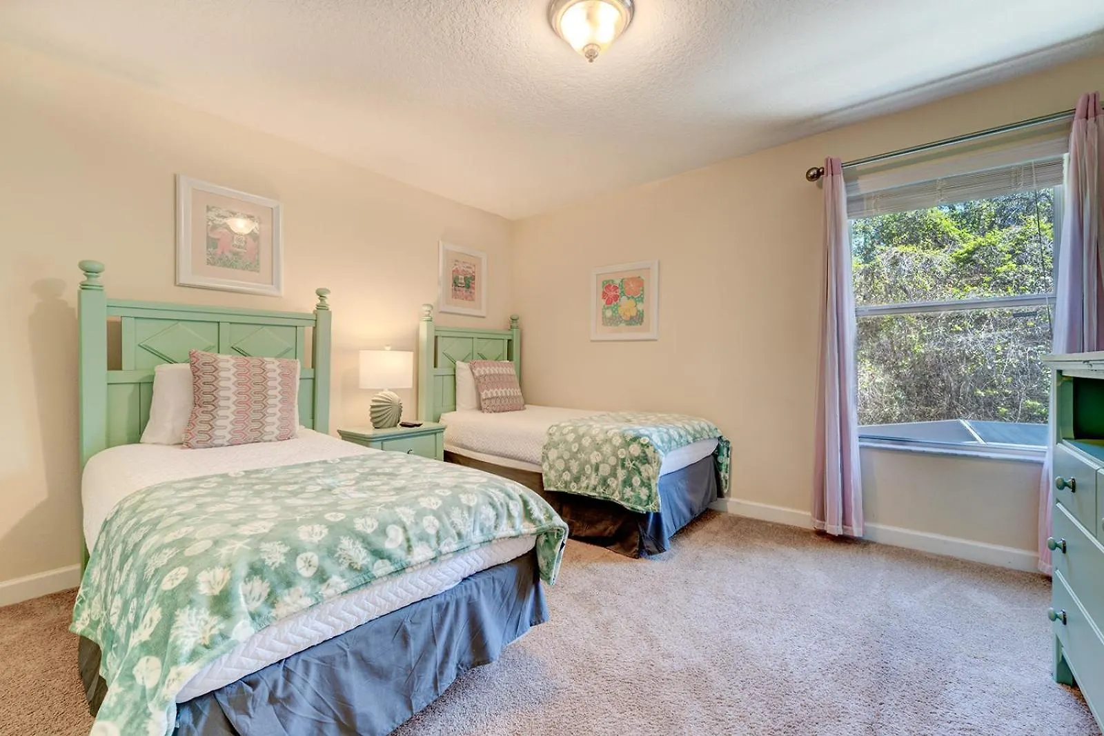 Villa 6-bedroom With 2 En-suites & Private Pool *