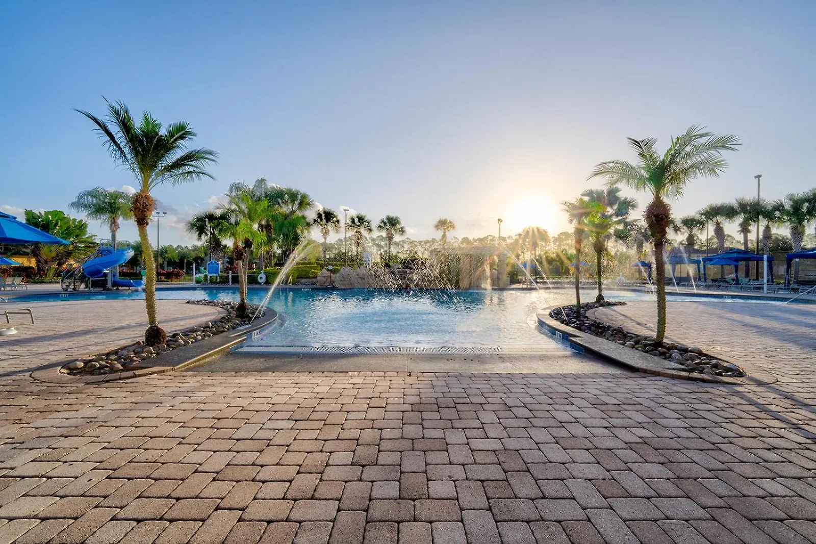 6-bedroom With 2 En-suites & Private Pool