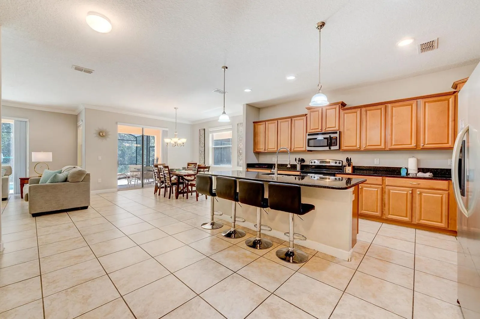 6-bedroom With 2 En-suites & Private Pool
