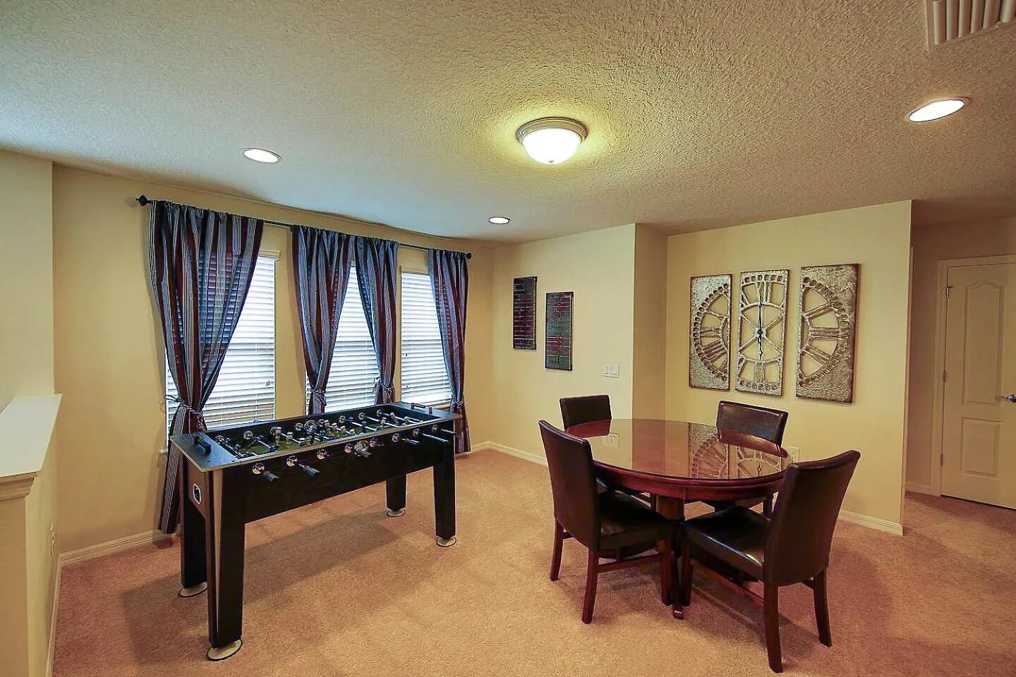 9bd/6ba For 22 Sleeps Villa *