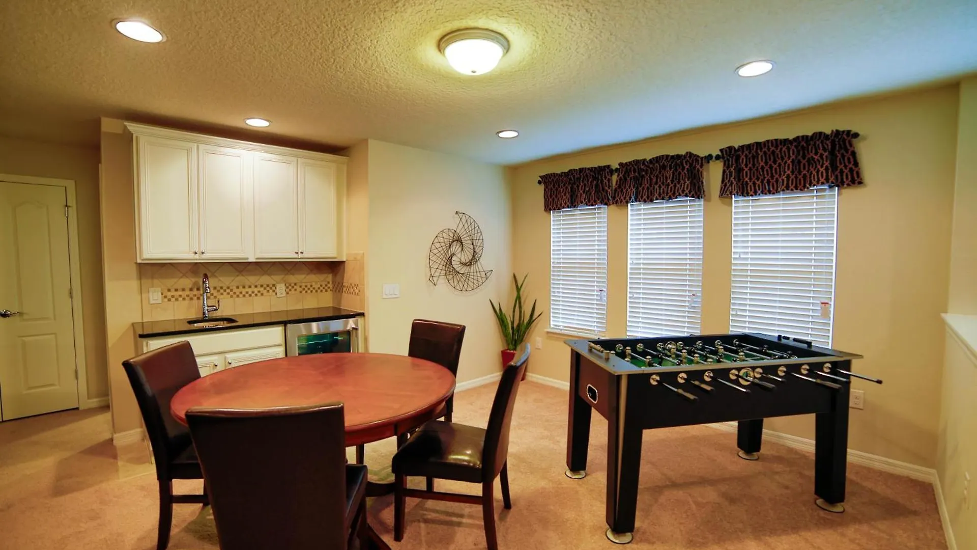 9bd/6ba For 22 Sleeps Villa *