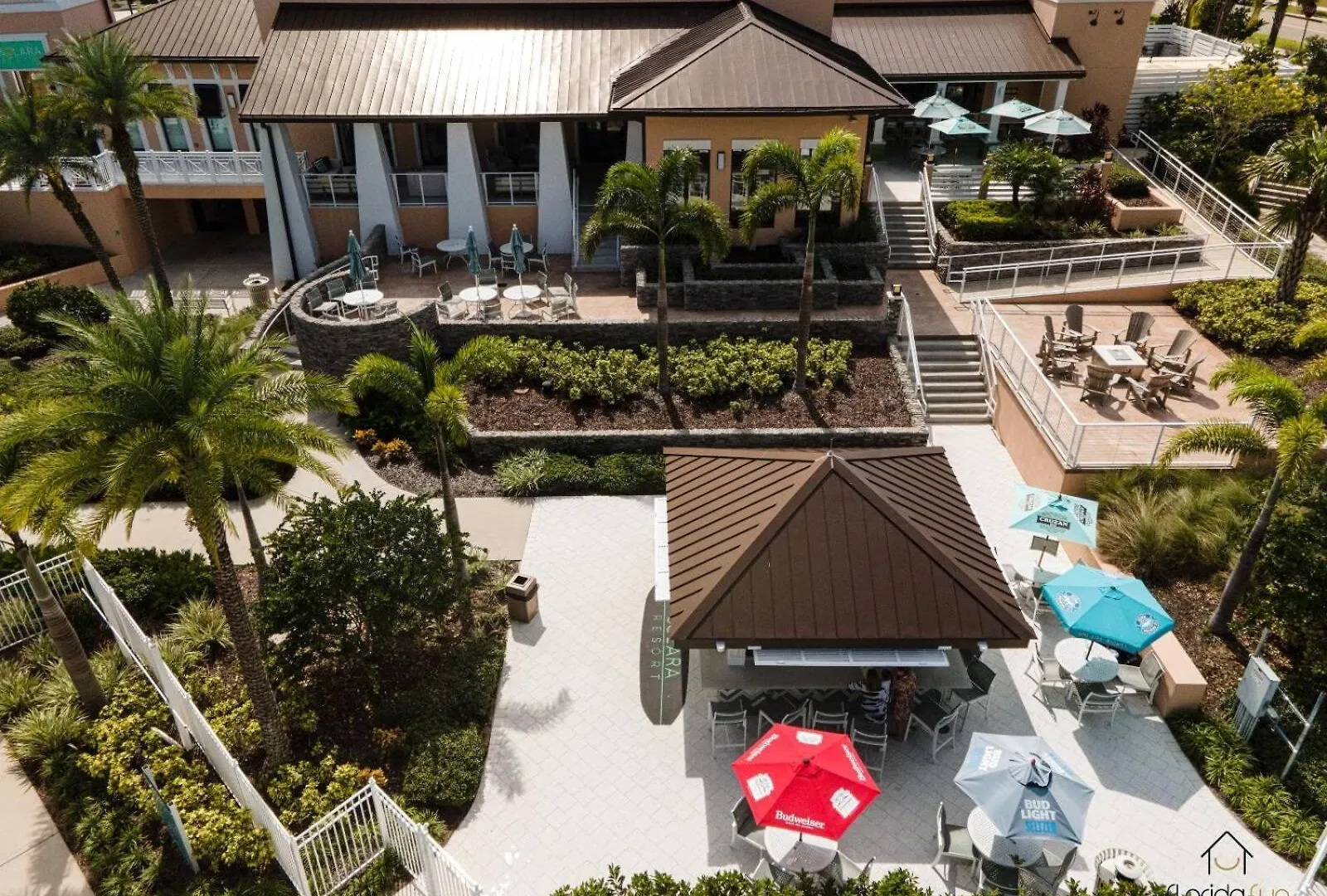 Amazing 9 Bedrooms With Pool Solara Holiday home