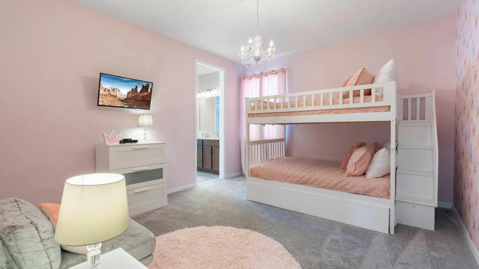 Amazing 9 Bedrooms With Pool Solara Holiday home