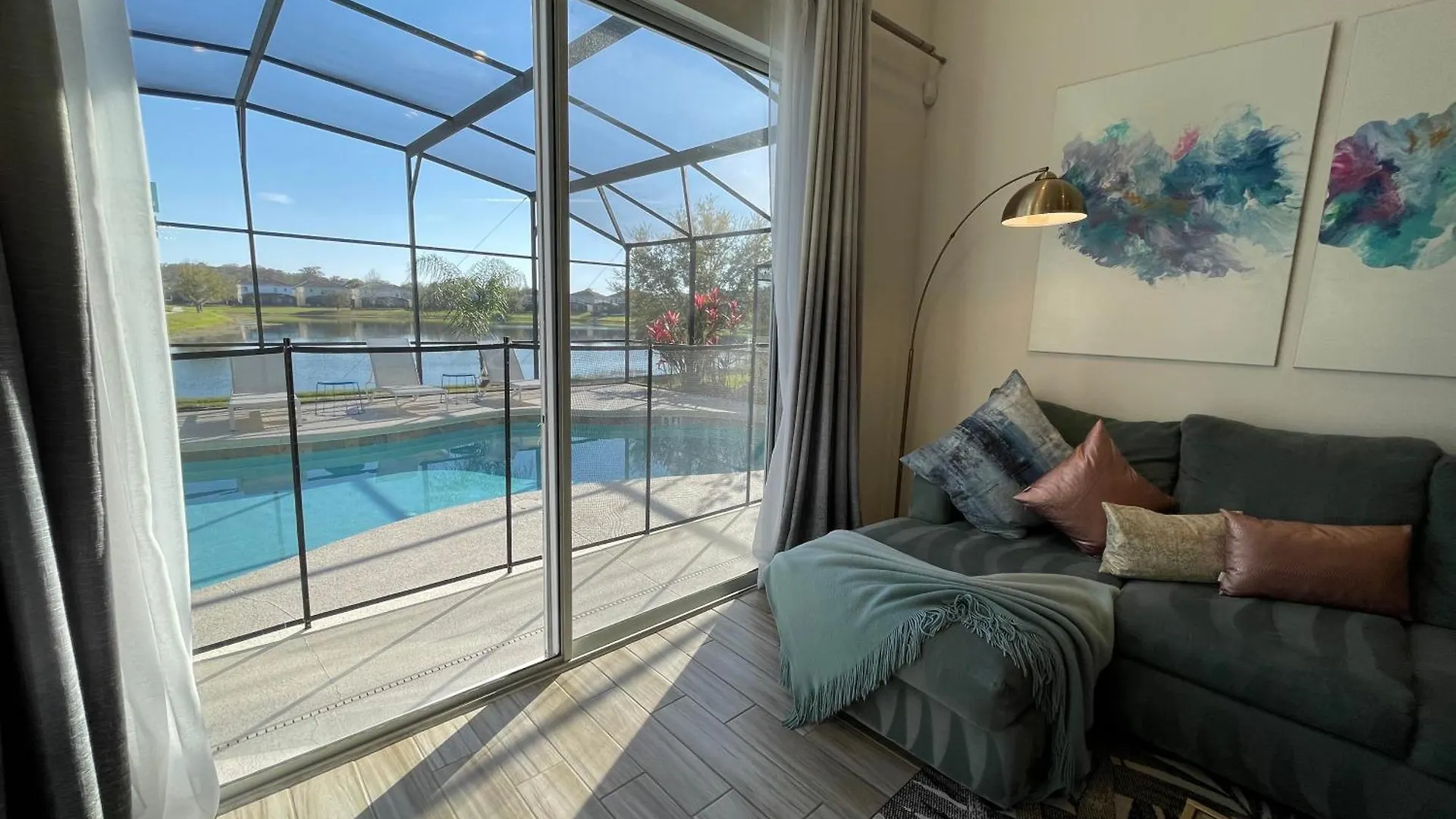 Villa #372-welcome To Lightwater Villa, Your Modern Vacation Home! South-facing Pool & Overlooking Kissimmee