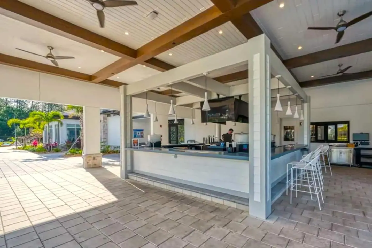 Your 4-bedroom Getaway, Only 9 Miles From * Kissimmee