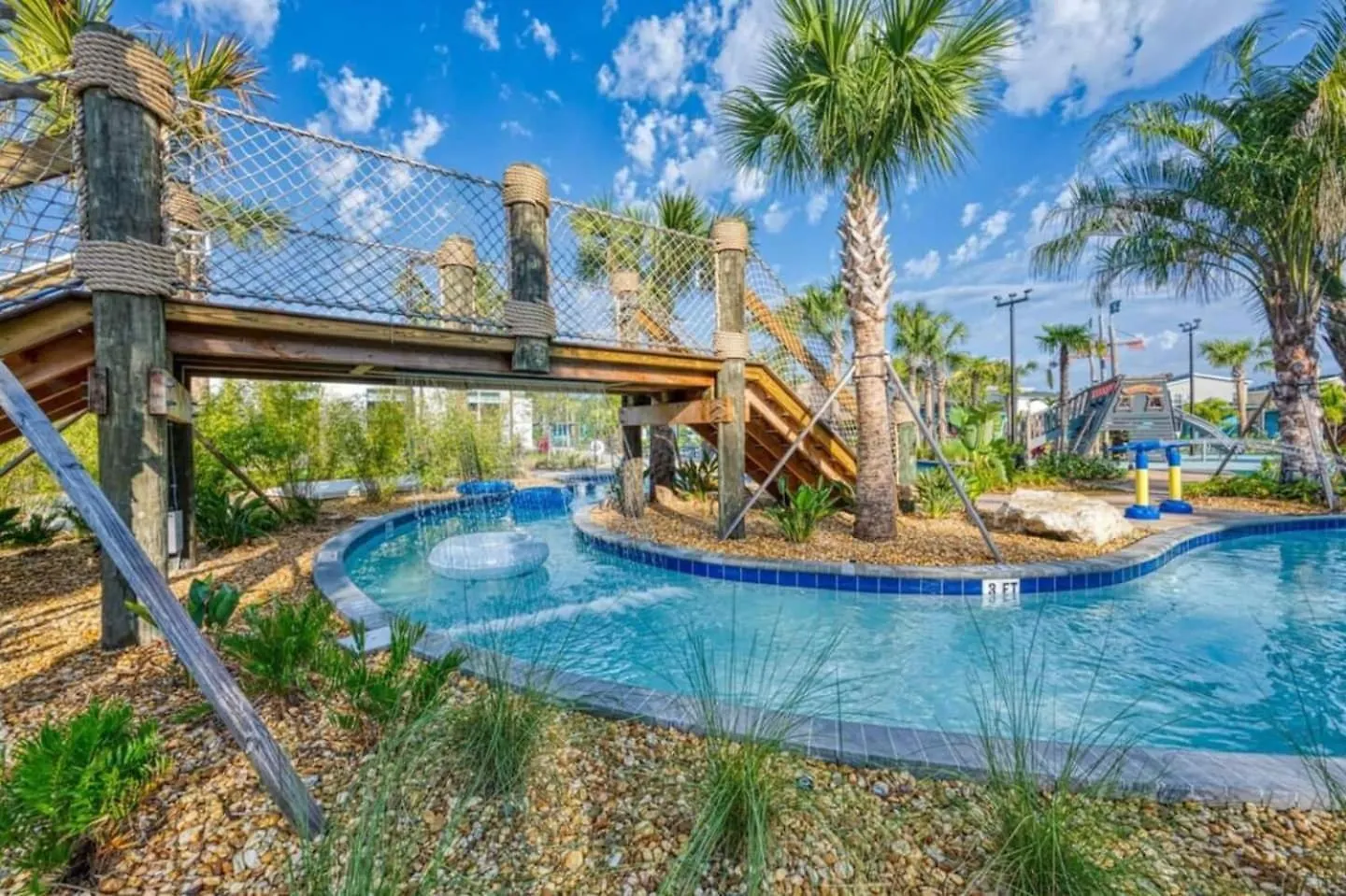 Your 4-bedroom Getaway, Only 9 Miles From Hébergement de vacances *
