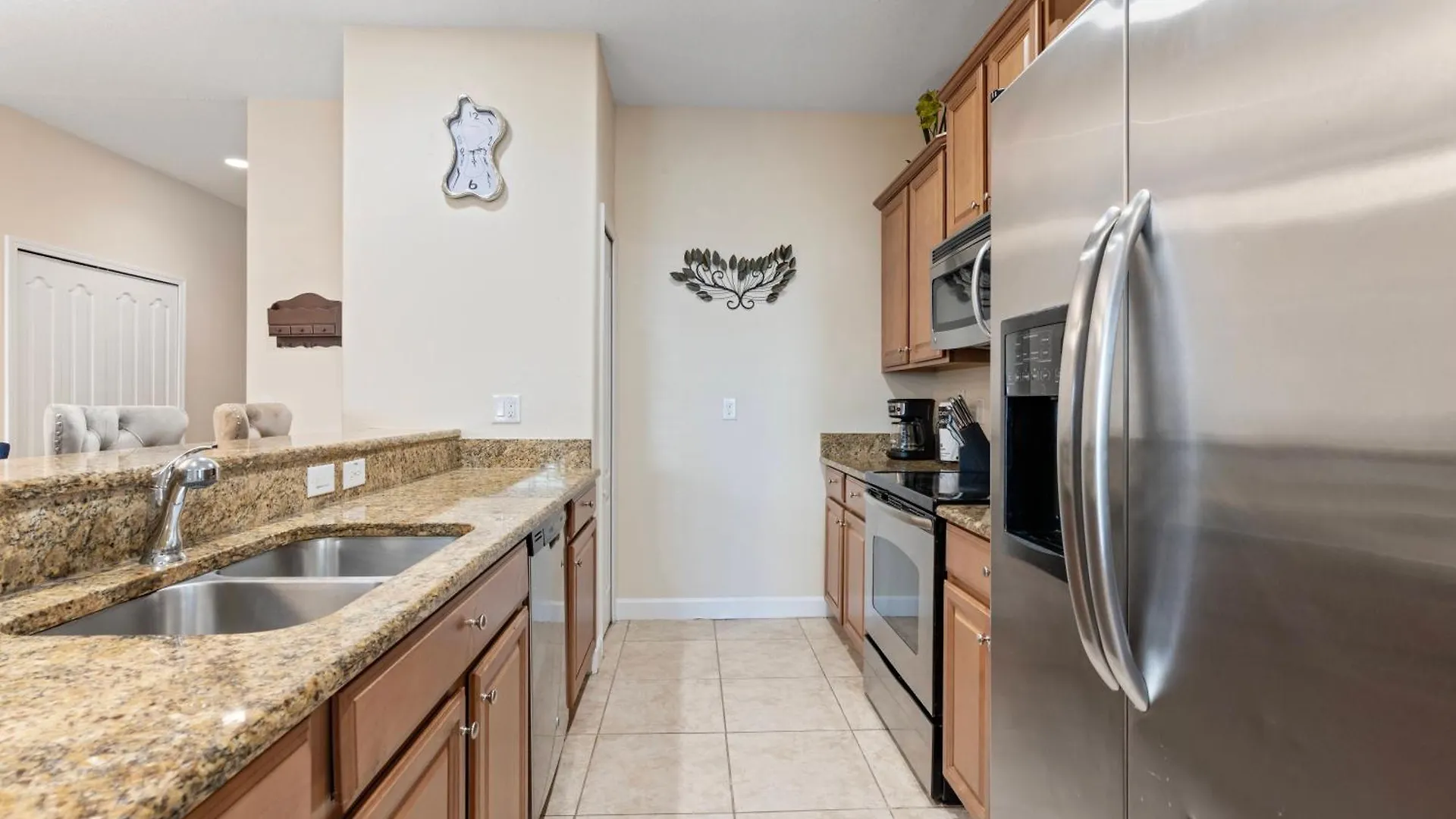 Amazing 5 Bedrooms And 04ba 6 Miles From *